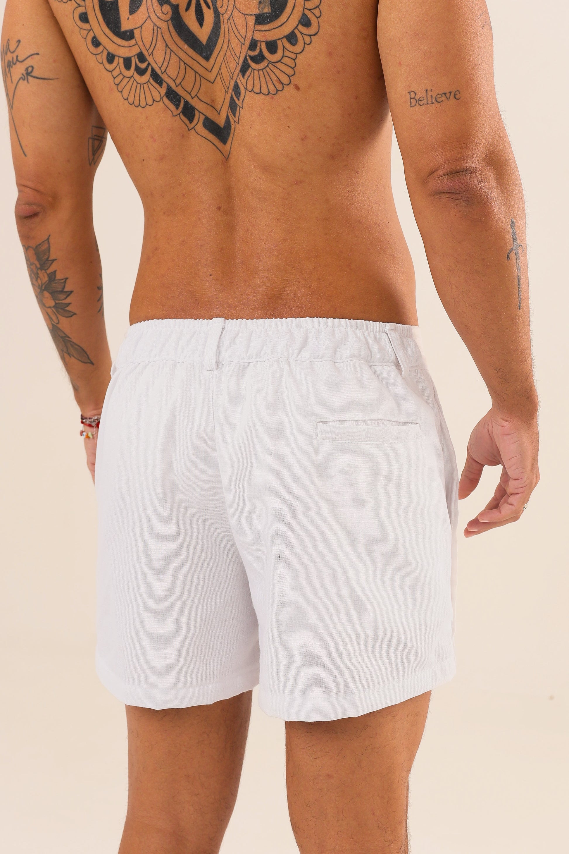 Short Linho Alfaiataria Nervuras Branco