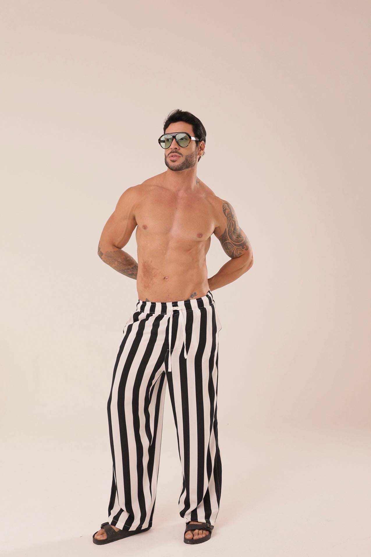 Calça Reta Listras Pretaㅤ ㅤㅤㅤㅤㅤㅤㅤㅤㅤㅤㅤ