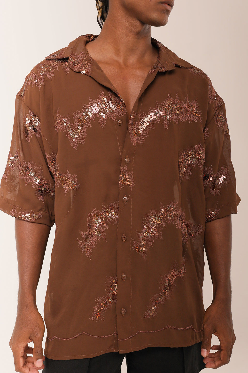 Camisa Ampla Bordado Paetê Marrom