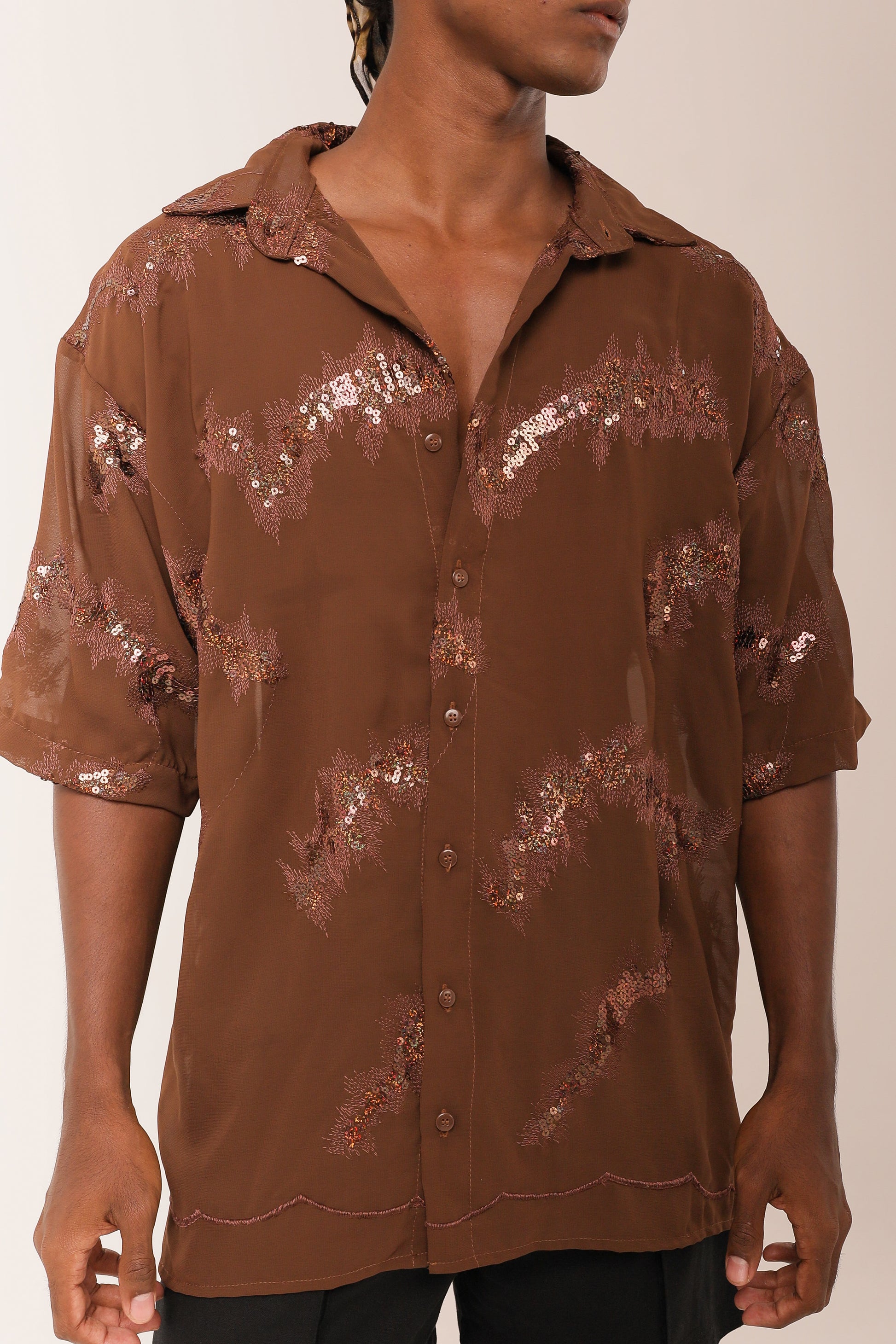 Camisa Ampla Bordado Paetê Marrom