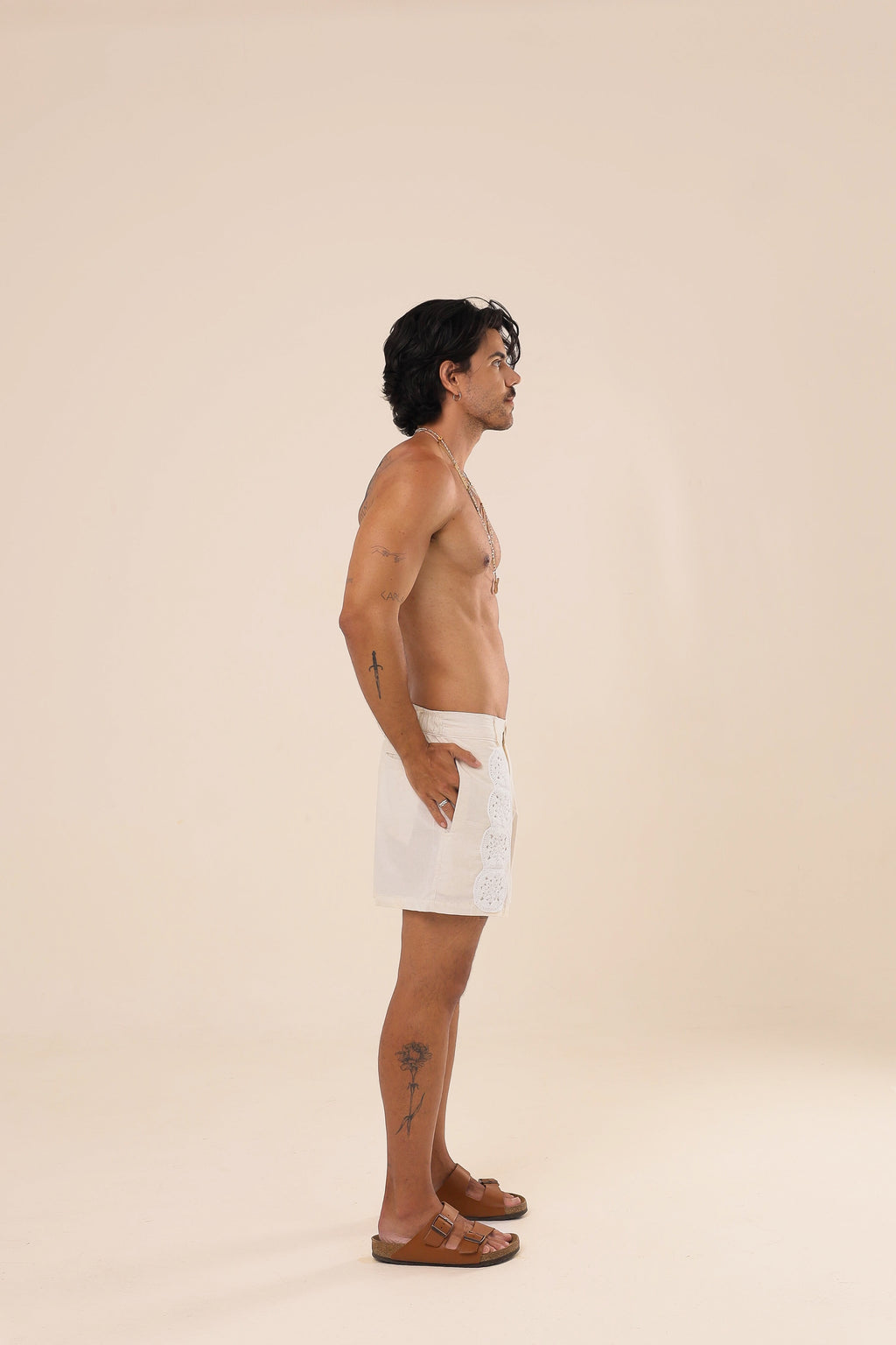 Short Linho Faixas Crochê Natural