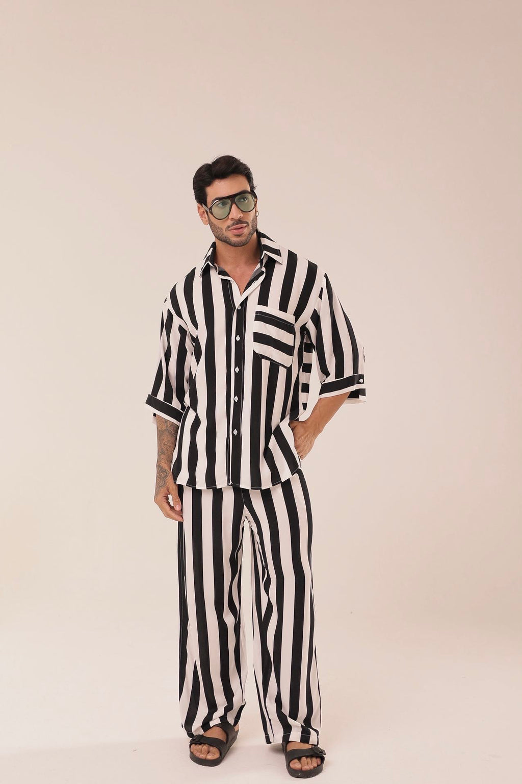 Calça Reta Listras Pretaㅤ ㅤㅤㅤㅤㅤㅤㅤㅤㅤㅤㅤ