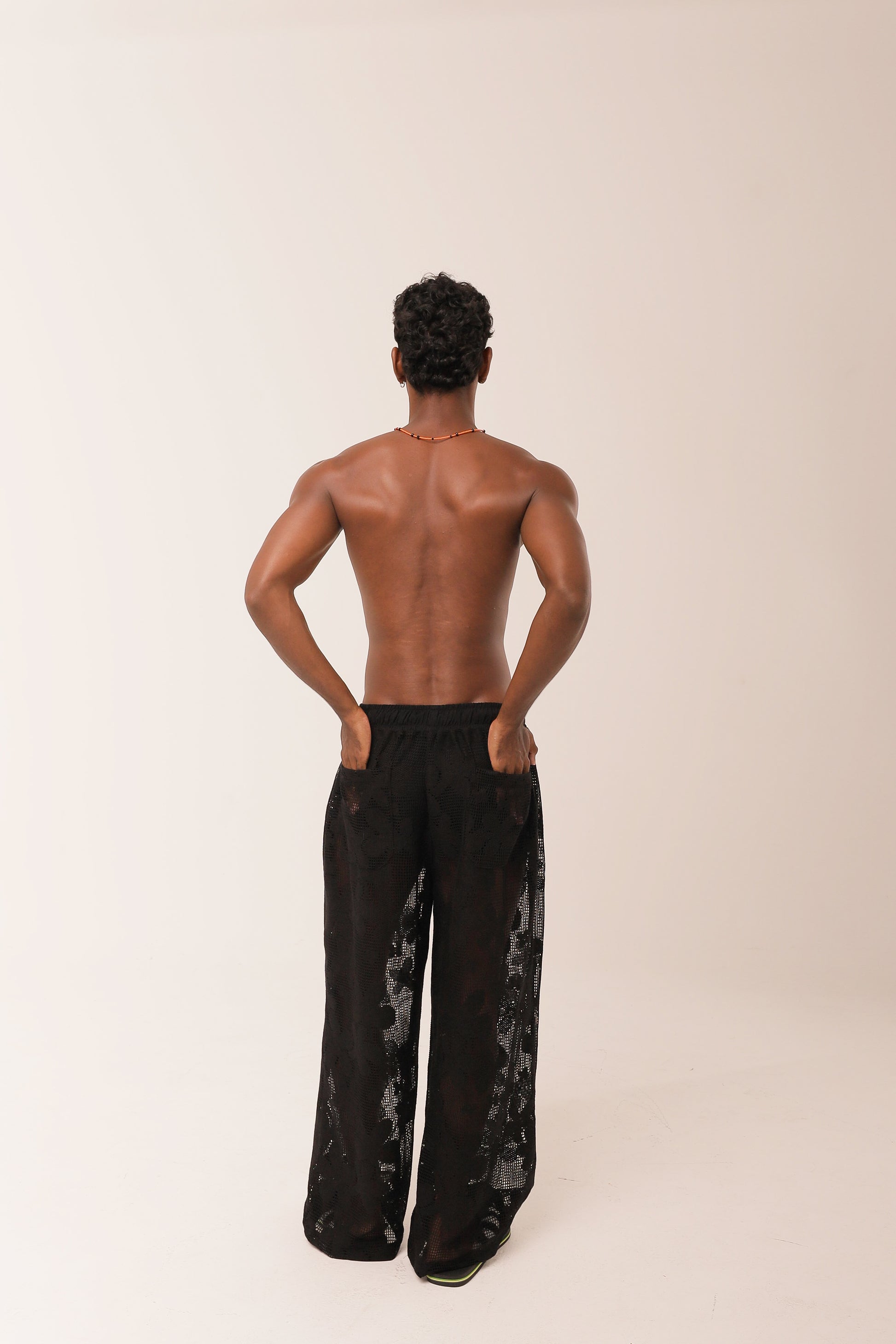 Calça Tela Floral Preta