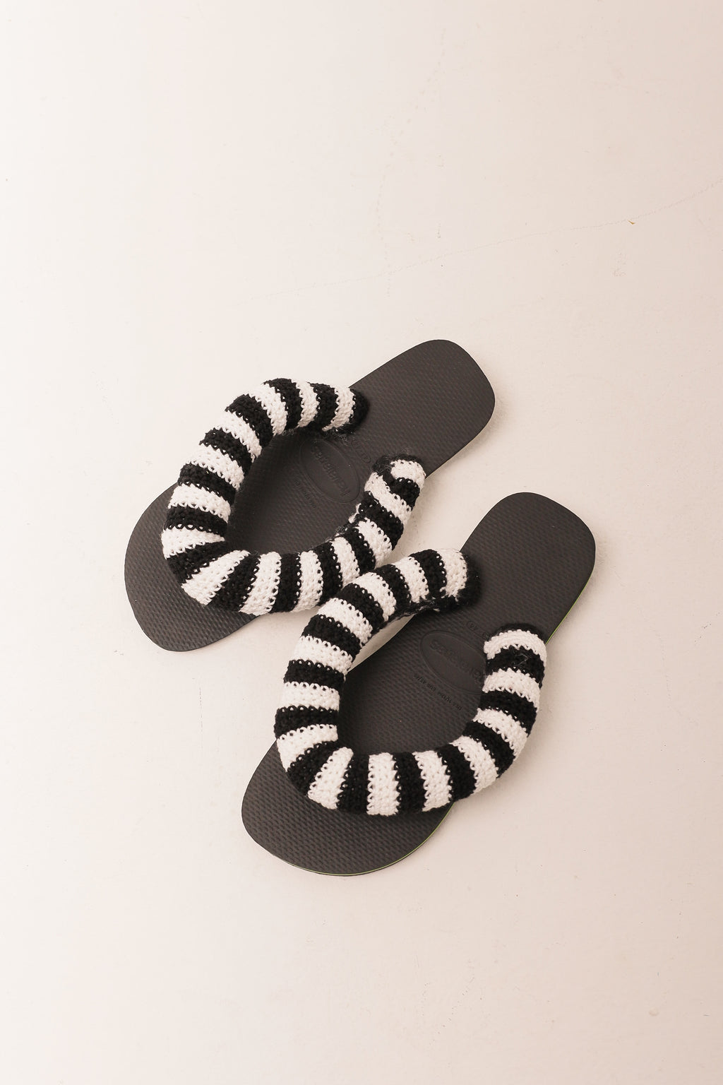 Chinelo Crochê Listra Preta