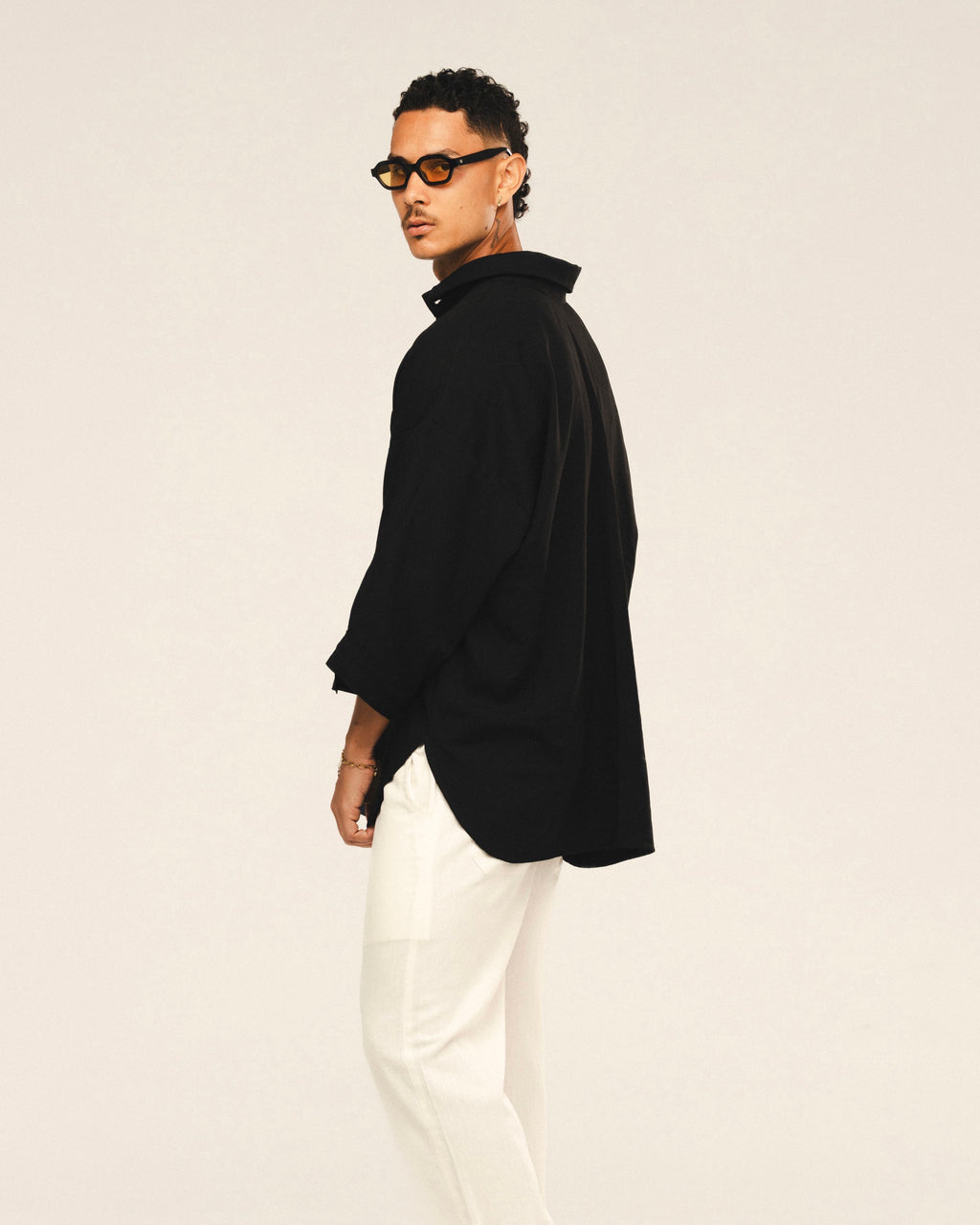 Camisa Oversized Pretaㅤ ㅤㅤㅤㅤㅤㅤㅤㅤㅤㅤㅤ