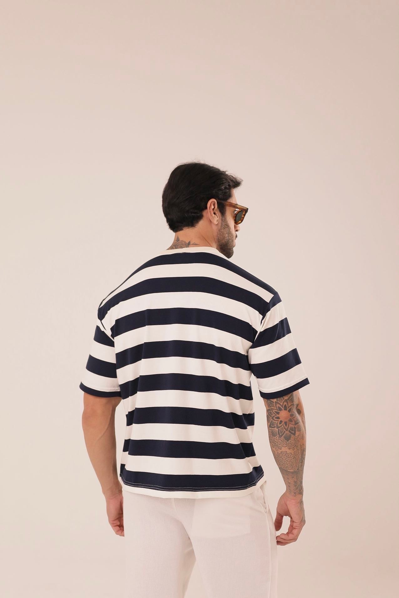 T-shirt Listras Marinhoㅤ ㅤㅤㅤㅤㅤㅤㅤㅤㅤㅤㅤ
