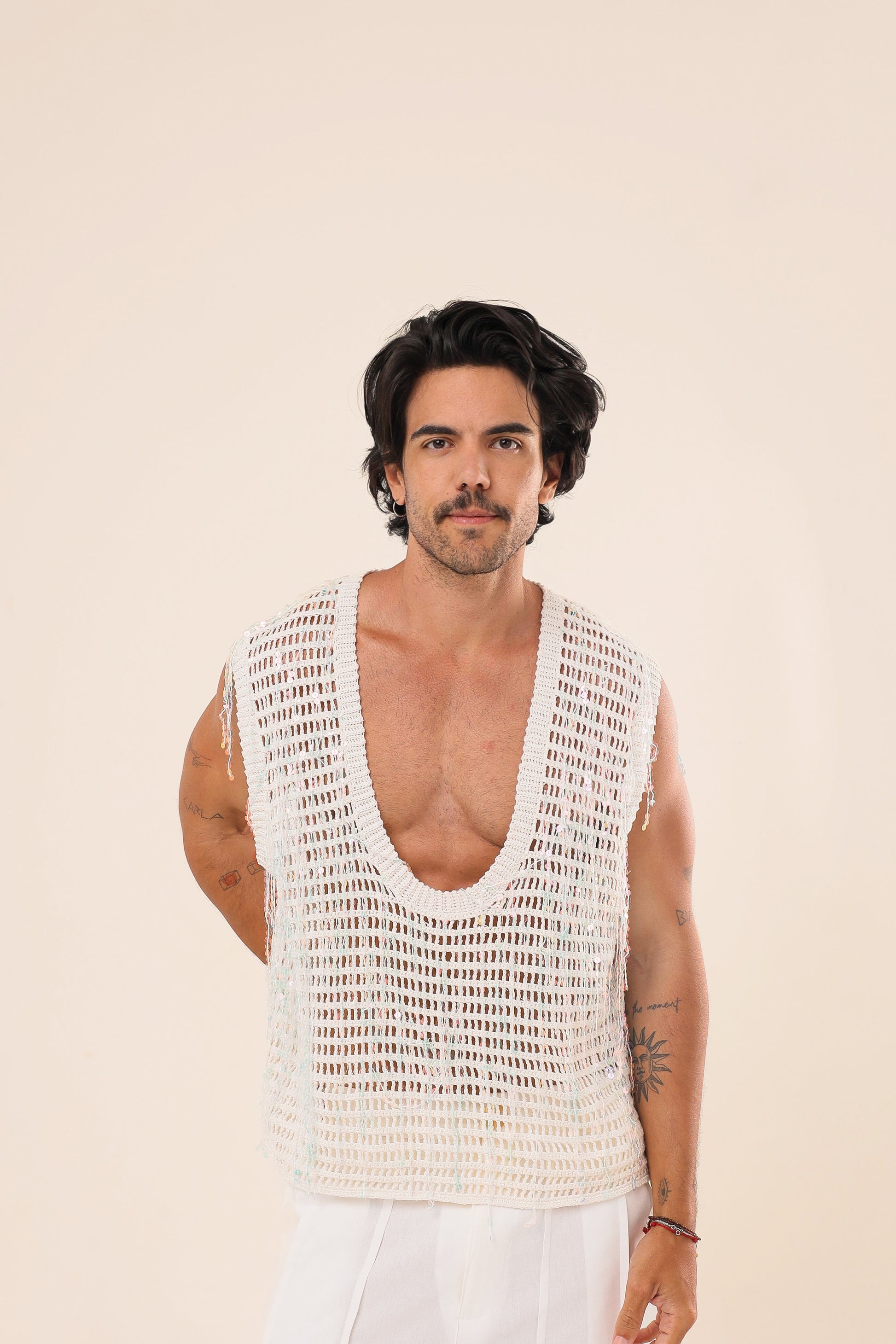 Regata Crochê Franjas Paetê Off White