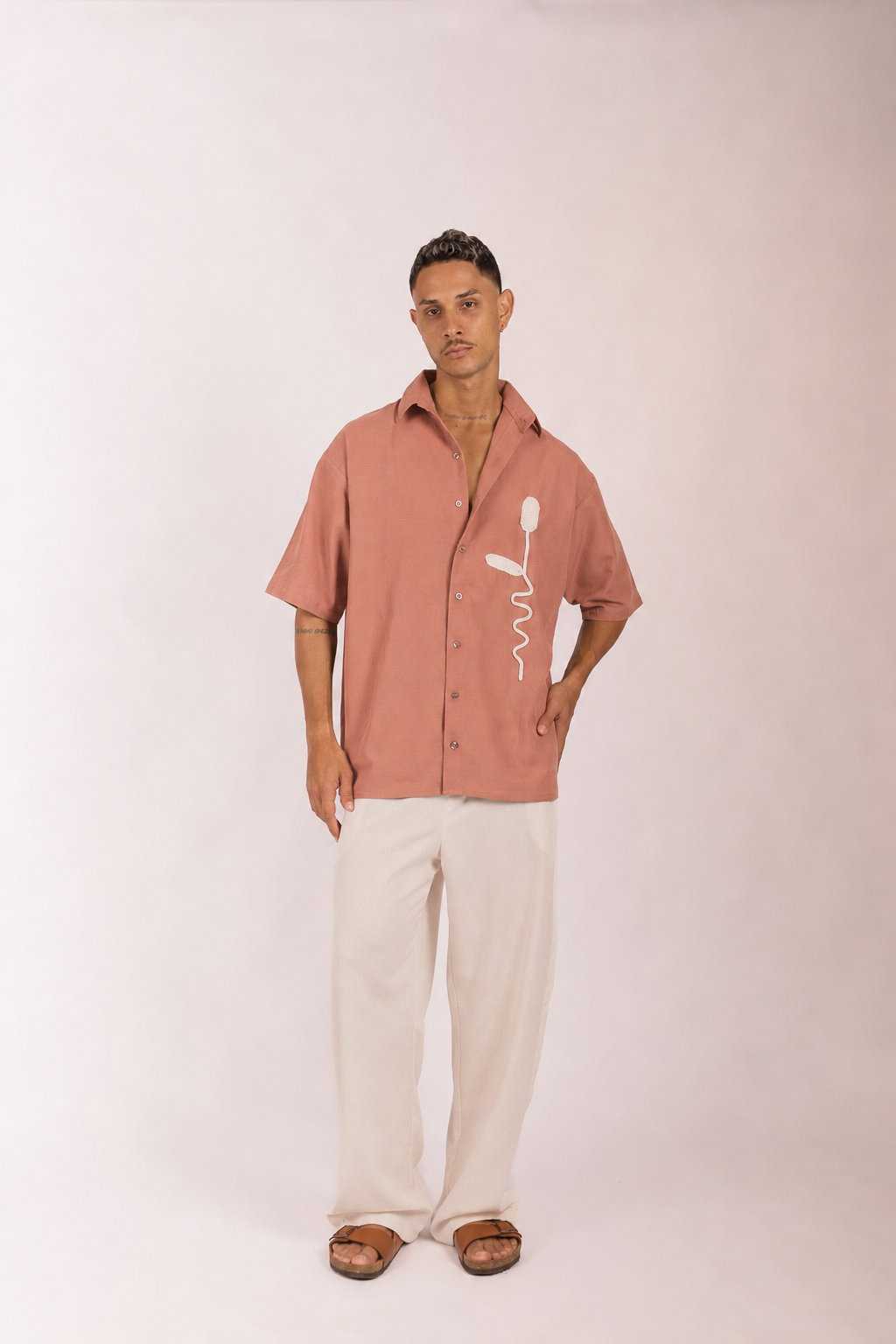 Camisa Flor de Gengibre Crochê Terracota