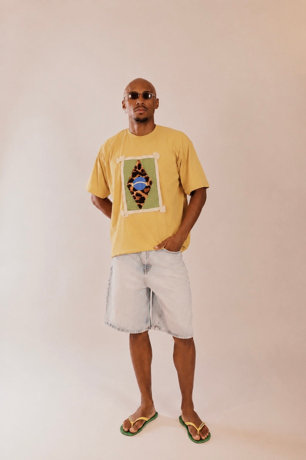 T-Shirt Over Patch Brasil