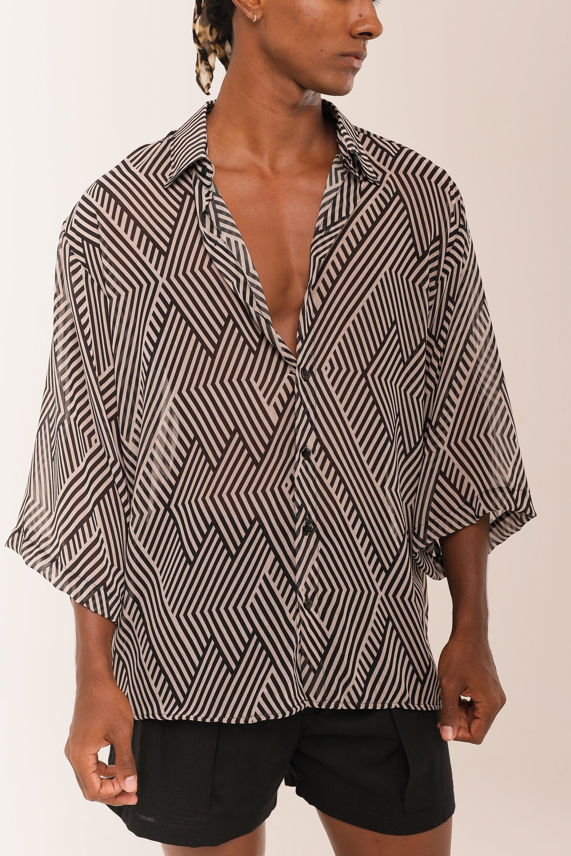 Camisa Oversized Geométrica Preta