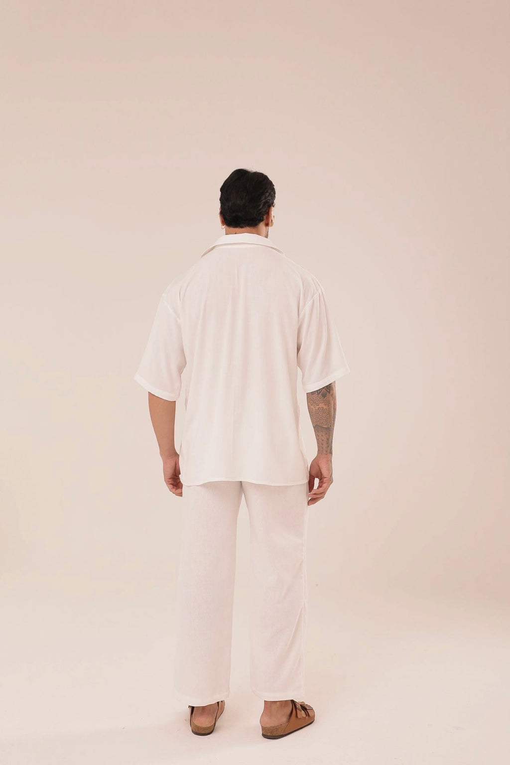 Camisa Geométrica Branca ㅤ ㅤㅤㅤㅤㅤㅤㅤㅤㅤㅤㅤ