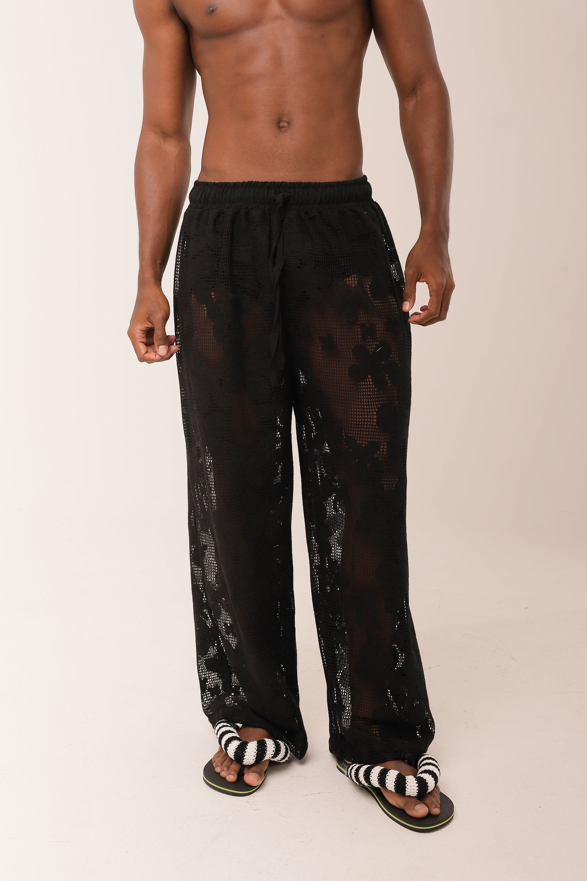 Calça Tela Floral Preta