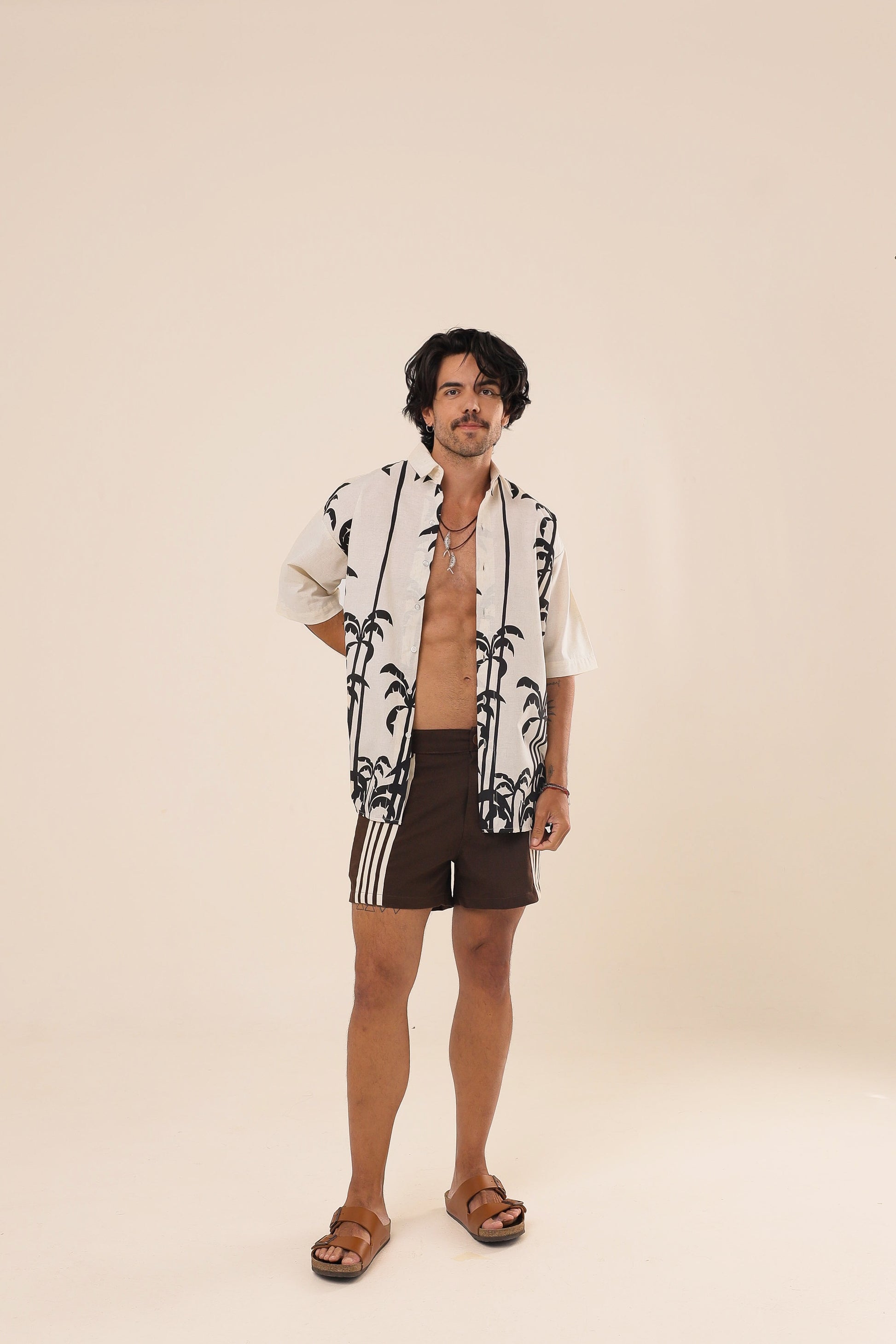 Short Linho Alfaiataria Listras Marrom