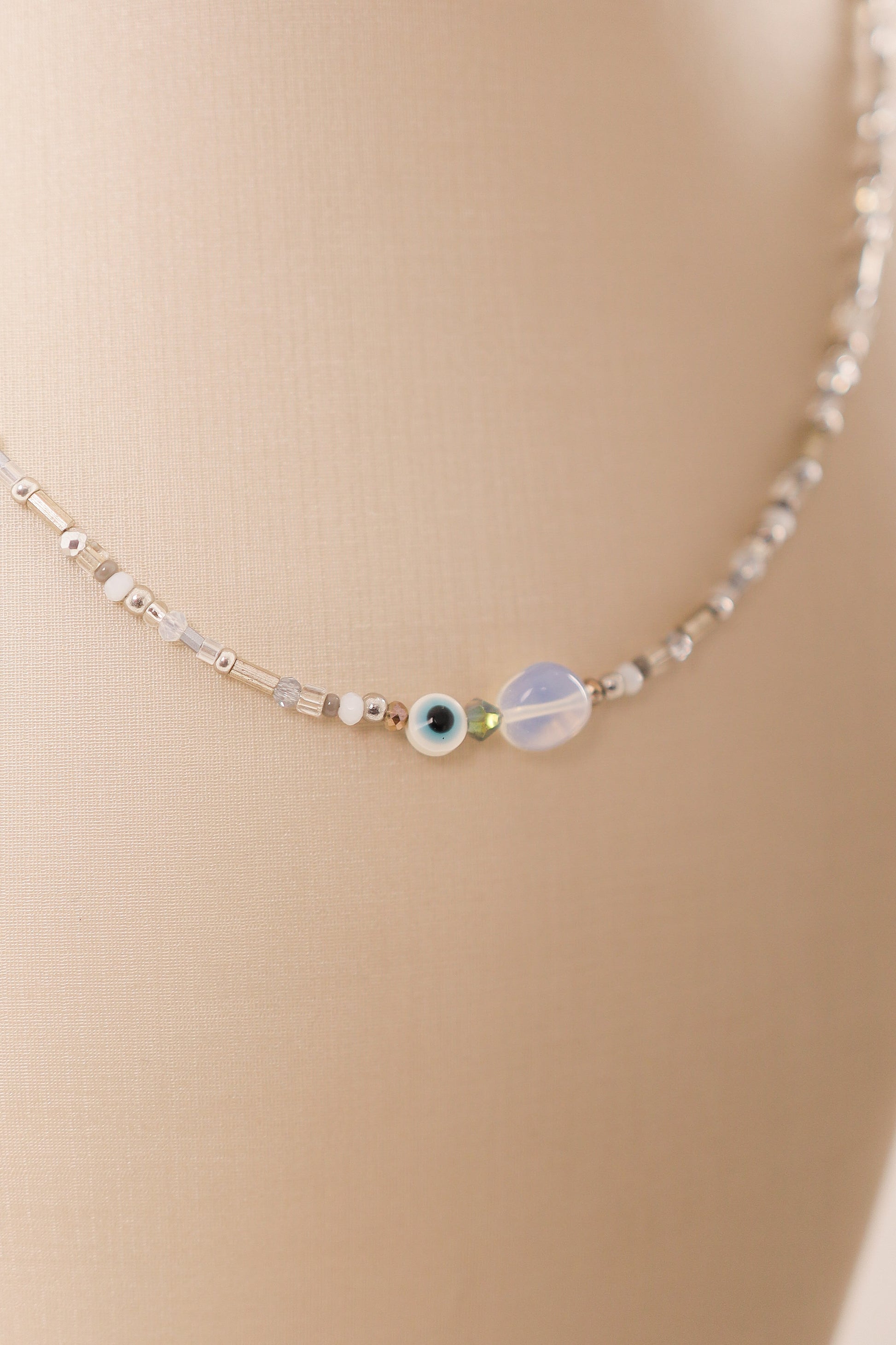 Choker Olho Grego Cinza