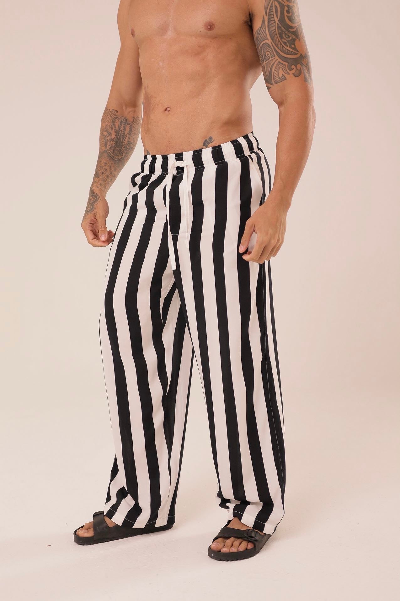 Calça Reta Listras Pretaㅤ ㅤㅤㅤㅤㅤㅤㅤㅤㅤㅤㅤ