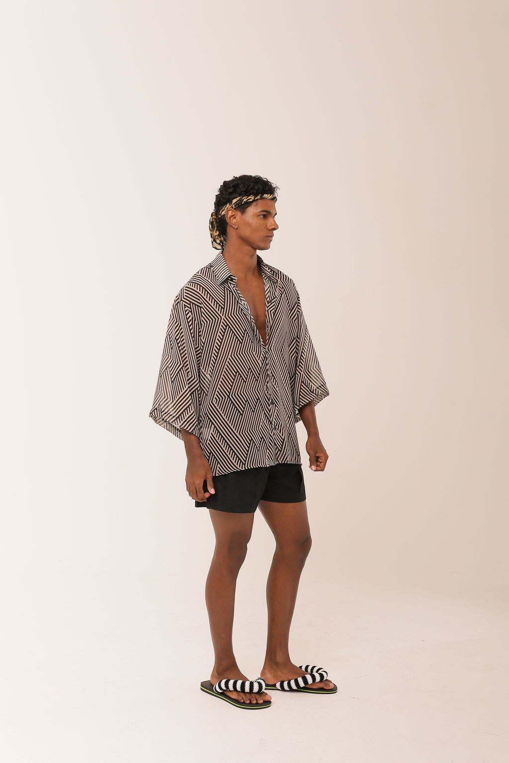 Camisa Oversized Geométrica Preta