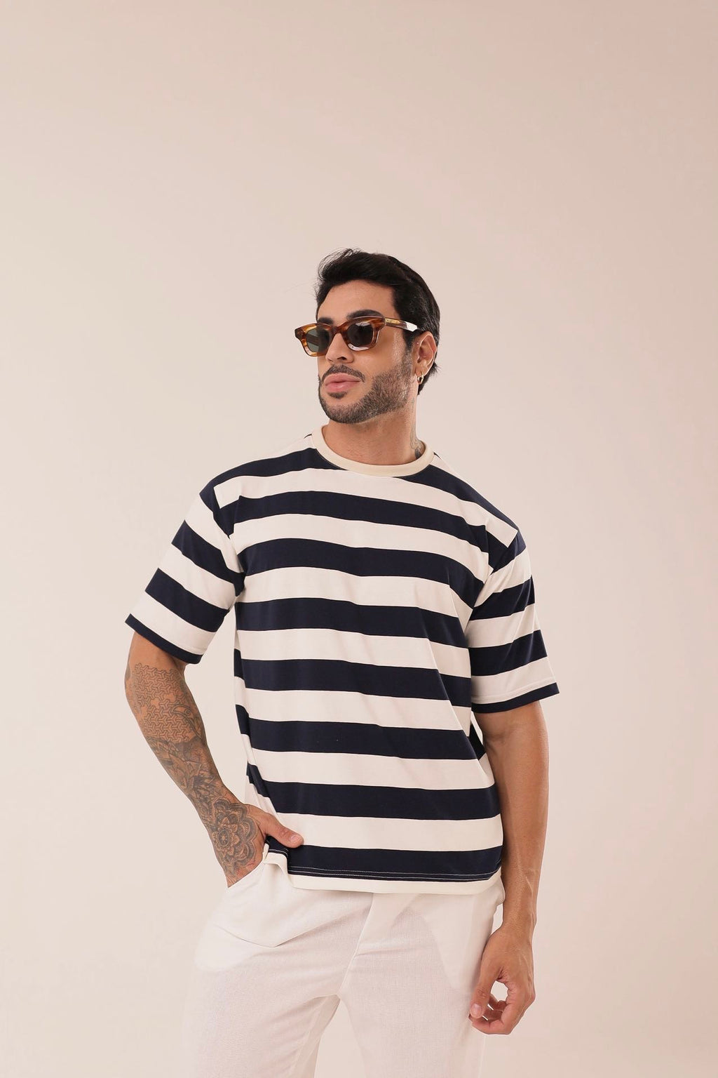 T-shirt Listras Marinhoㅤ ㅤㅤㅤㅤㅤㅤㅤㅤㅤㅤㅤ