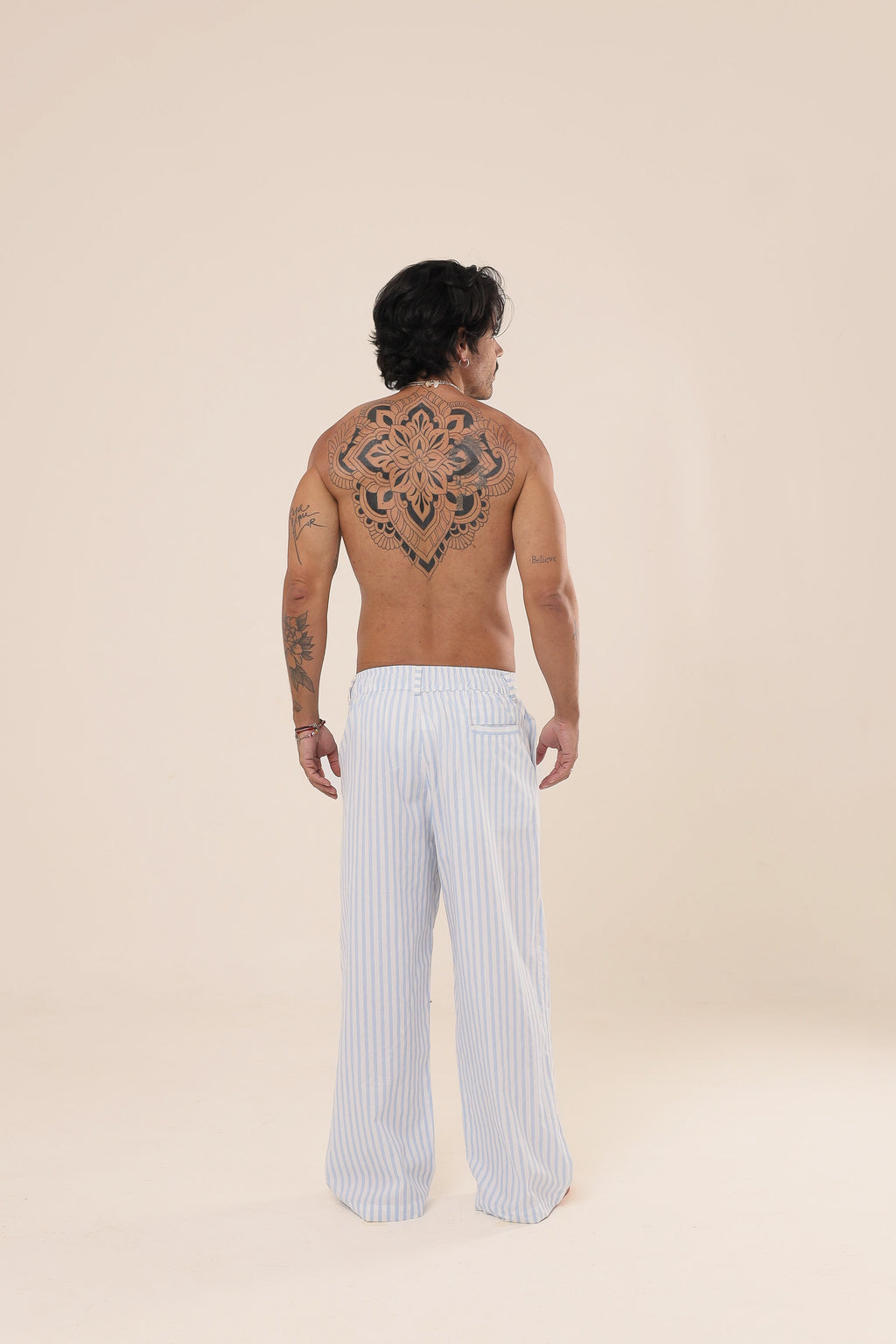 Calça Over Pregas Listras Azul Claro