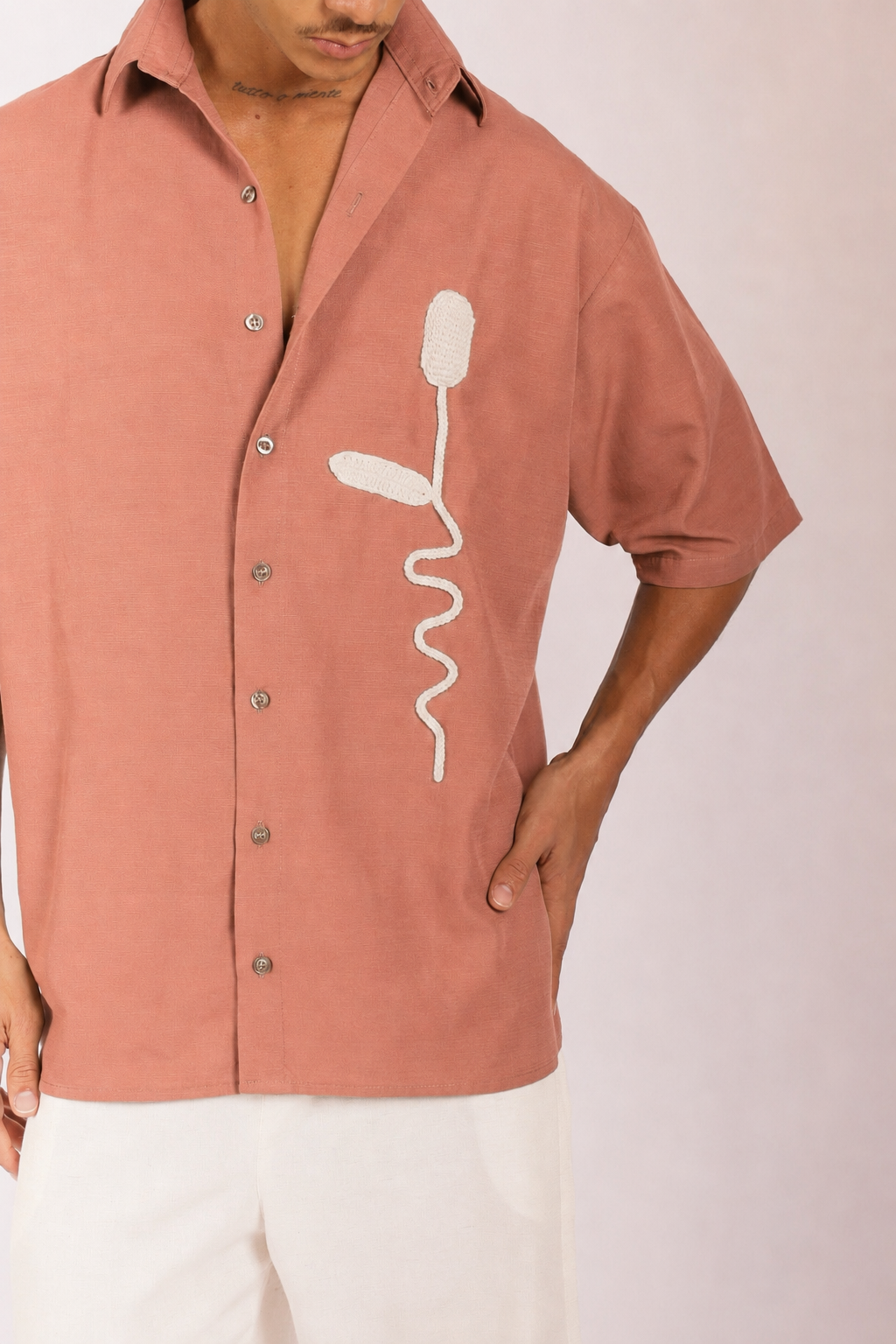 Camisa Flor de Gengibre Crochê Terracota