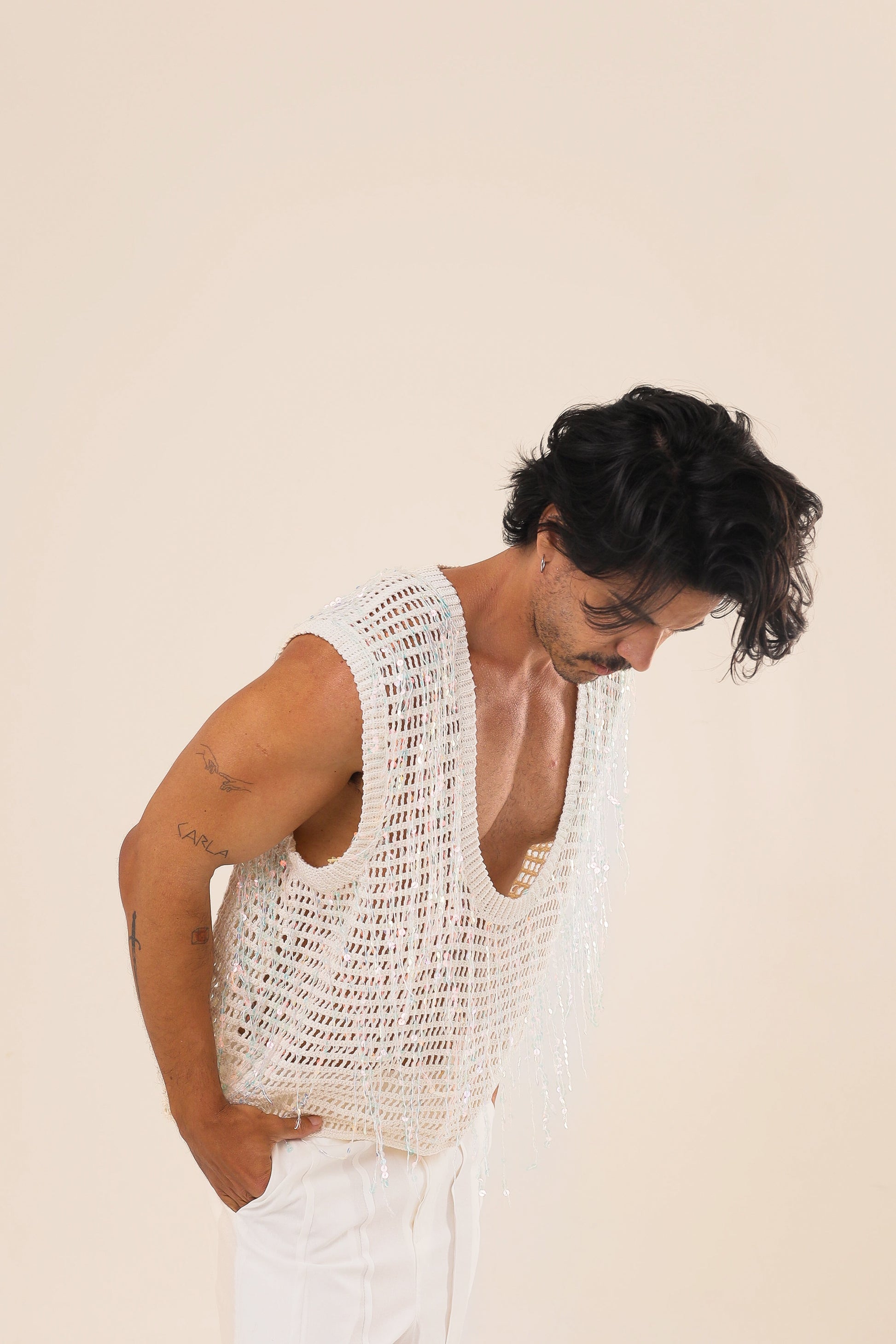 Regata Crochê Franjas Paetê Off White