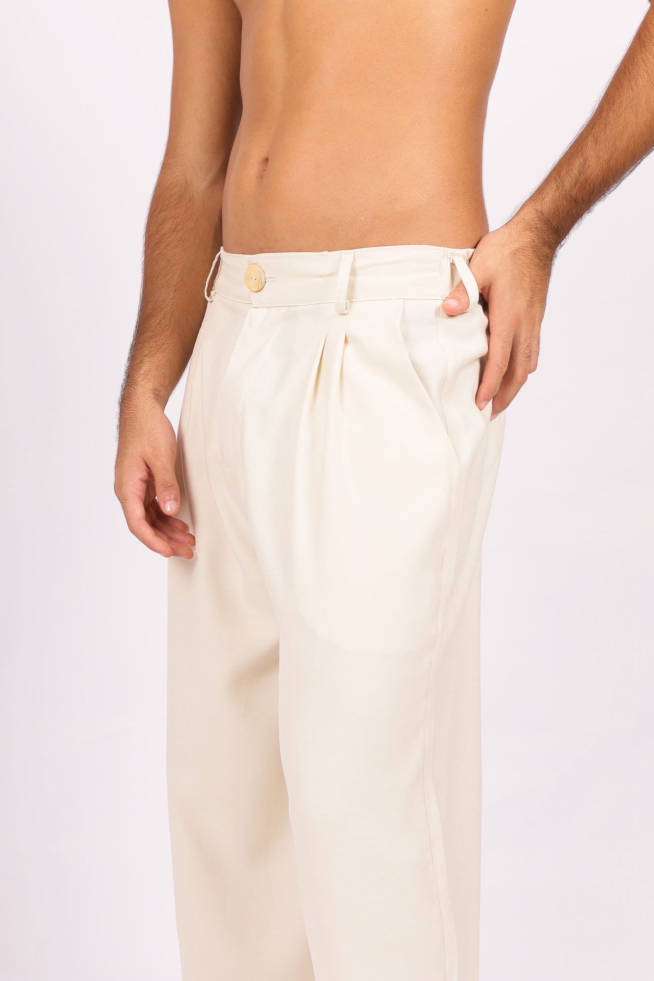 Calça Over Pregas Marfim