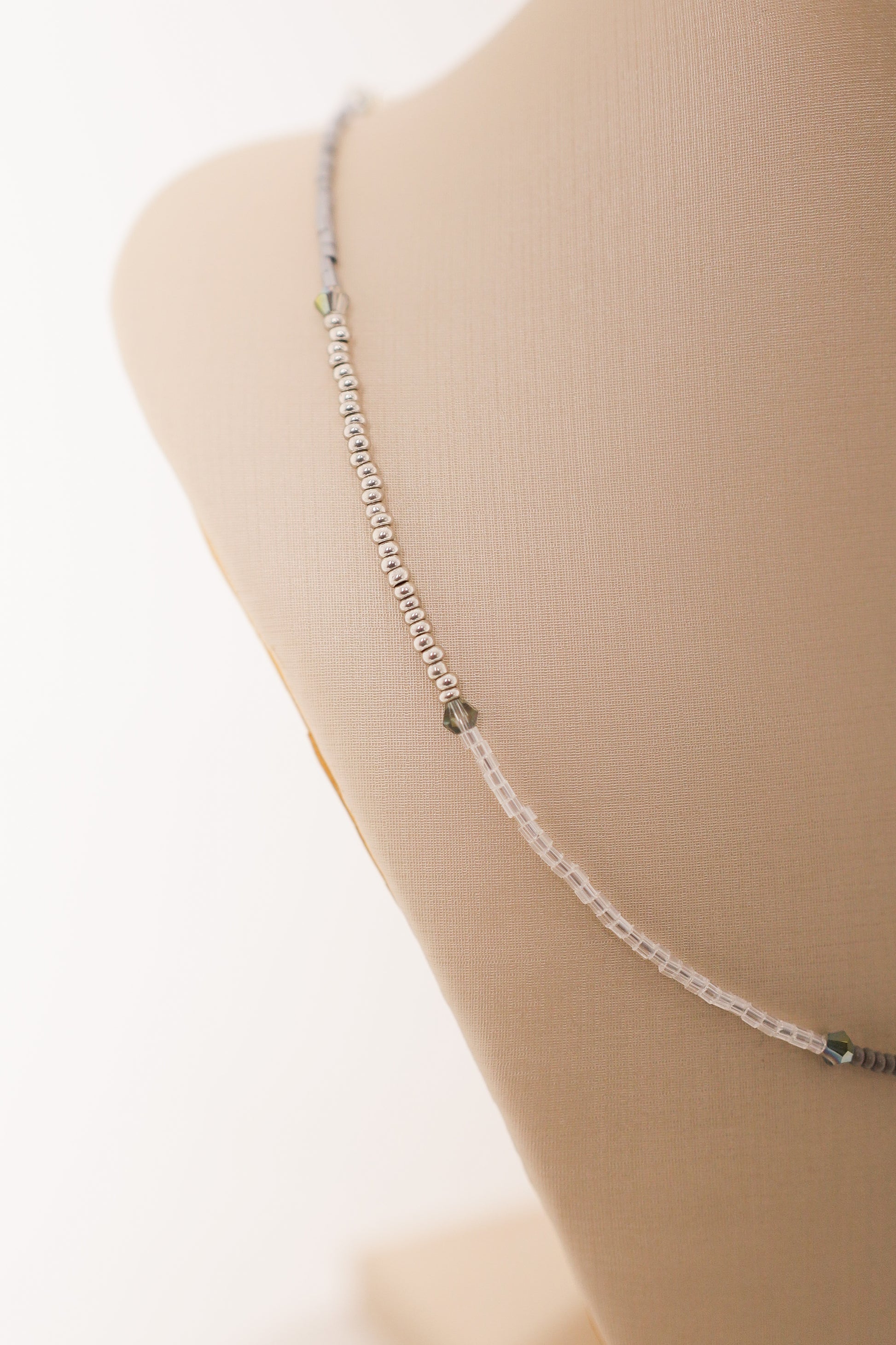 Colar Grafite Minimal