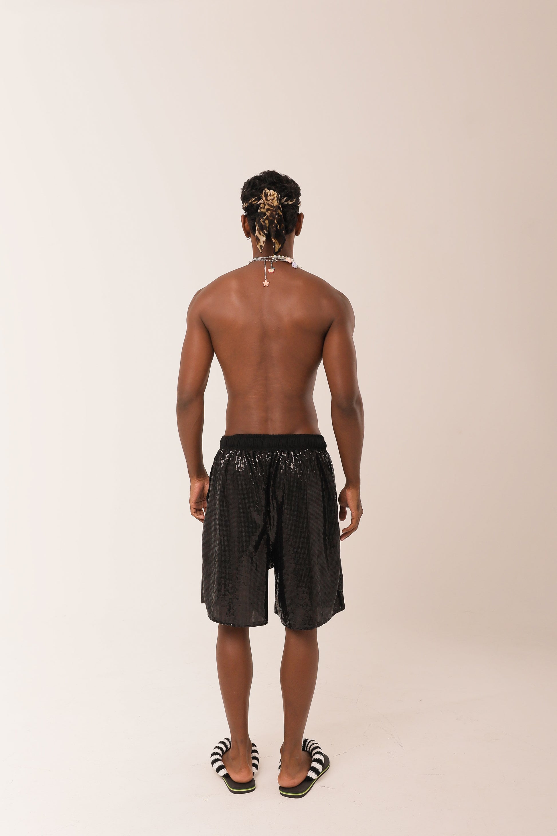 Bermuda Paetê Preta