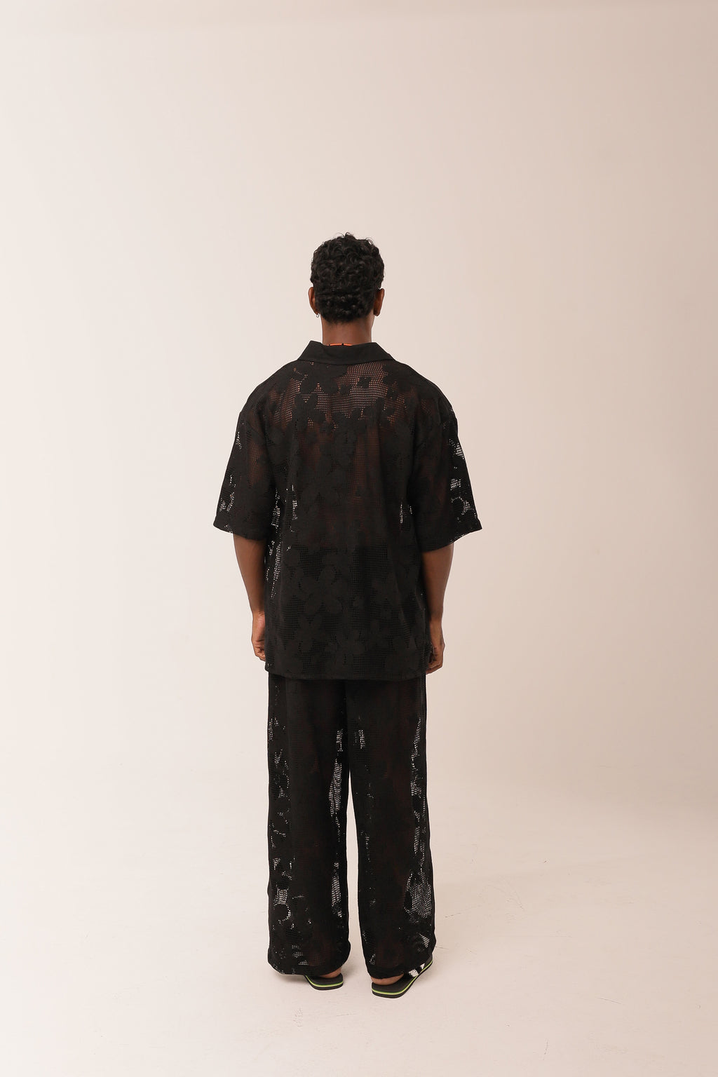 Camisa Ampla Tela Floral Preta