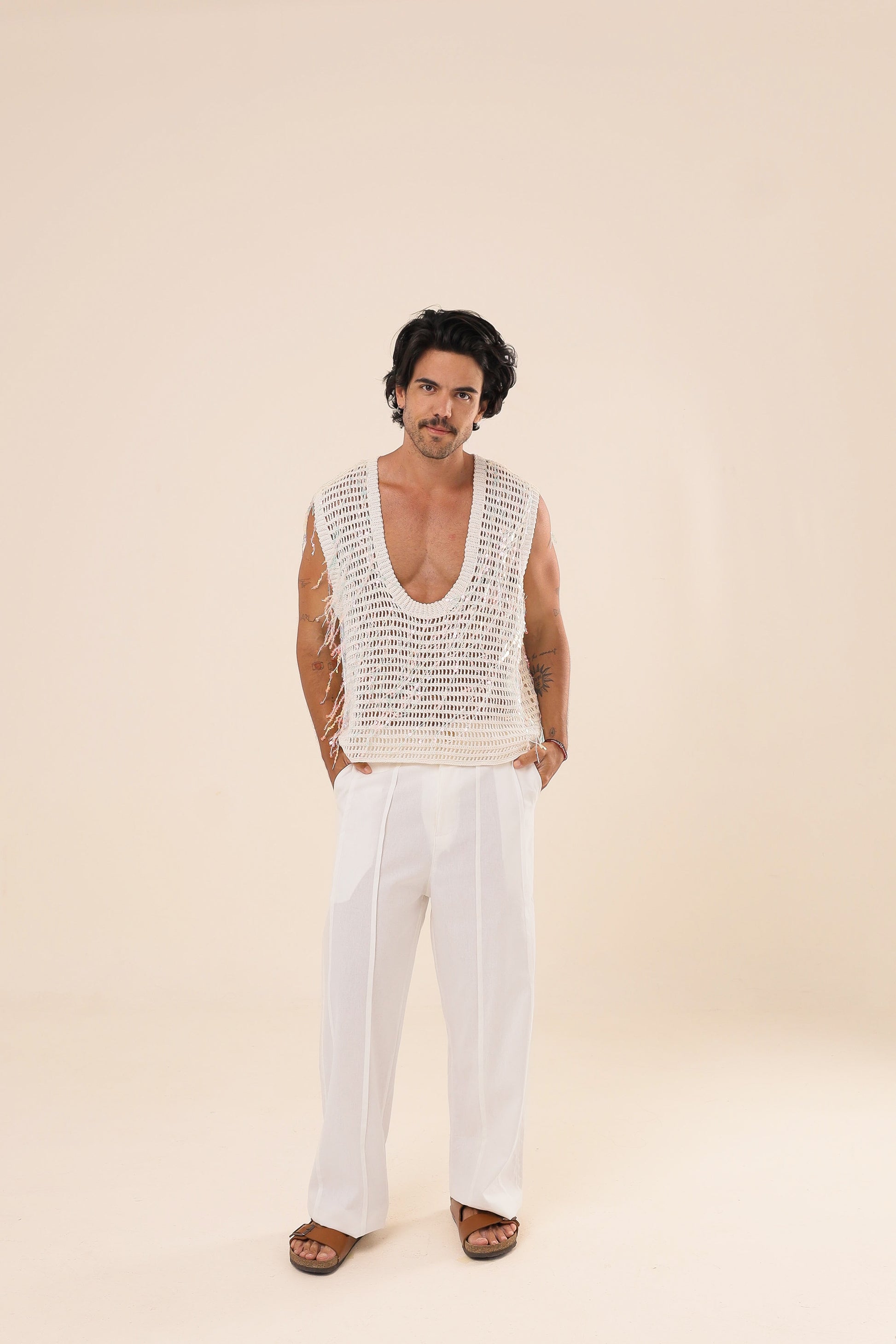 Regata Crochê Franjas Paetê Off White