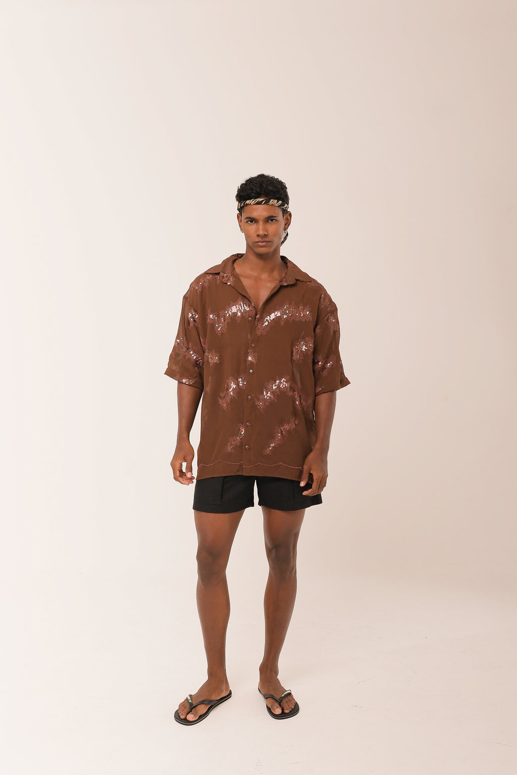 Camisa Ampla Bordado Paetê Marrom