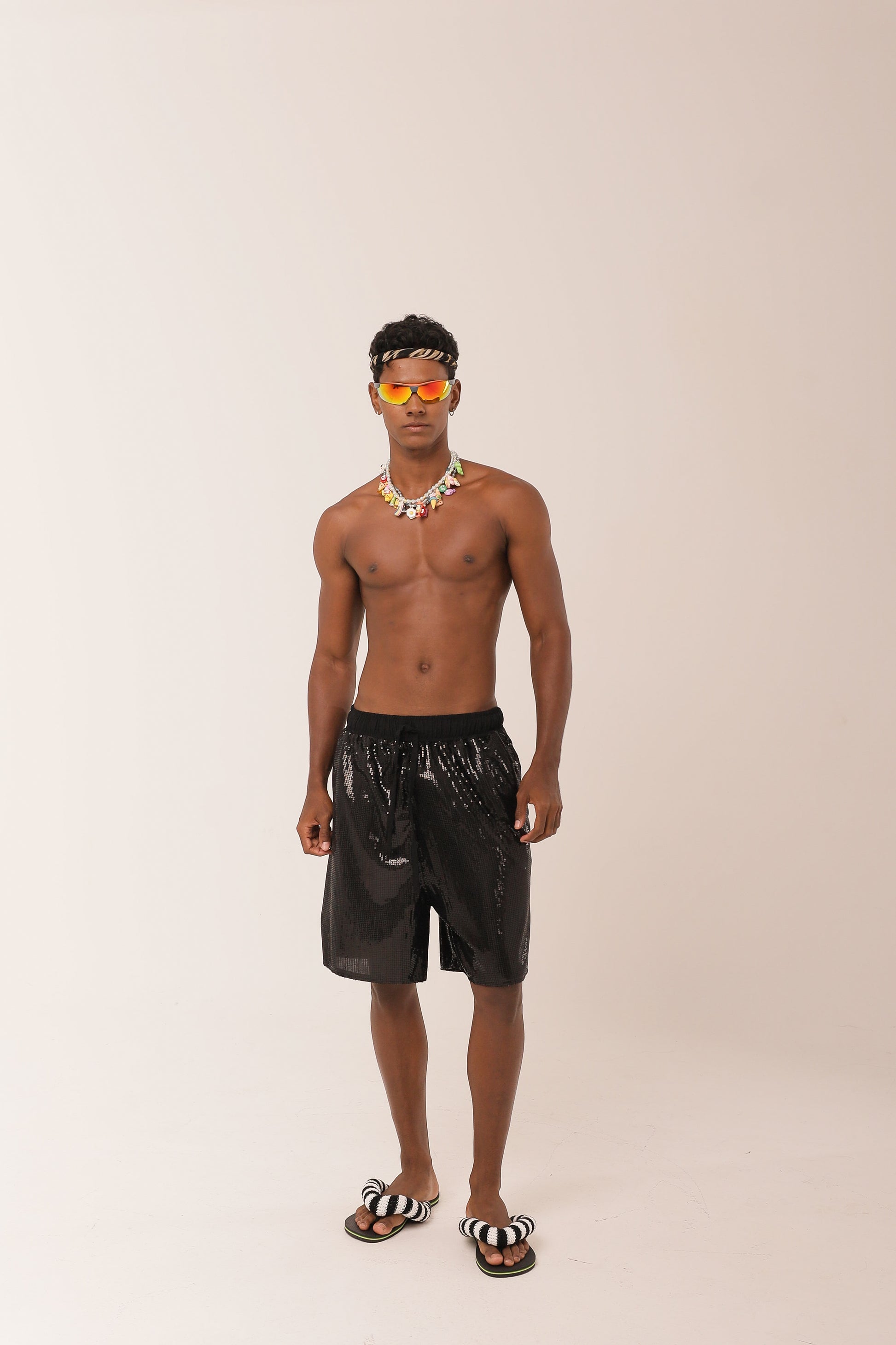 Bermuda Paetê Preta