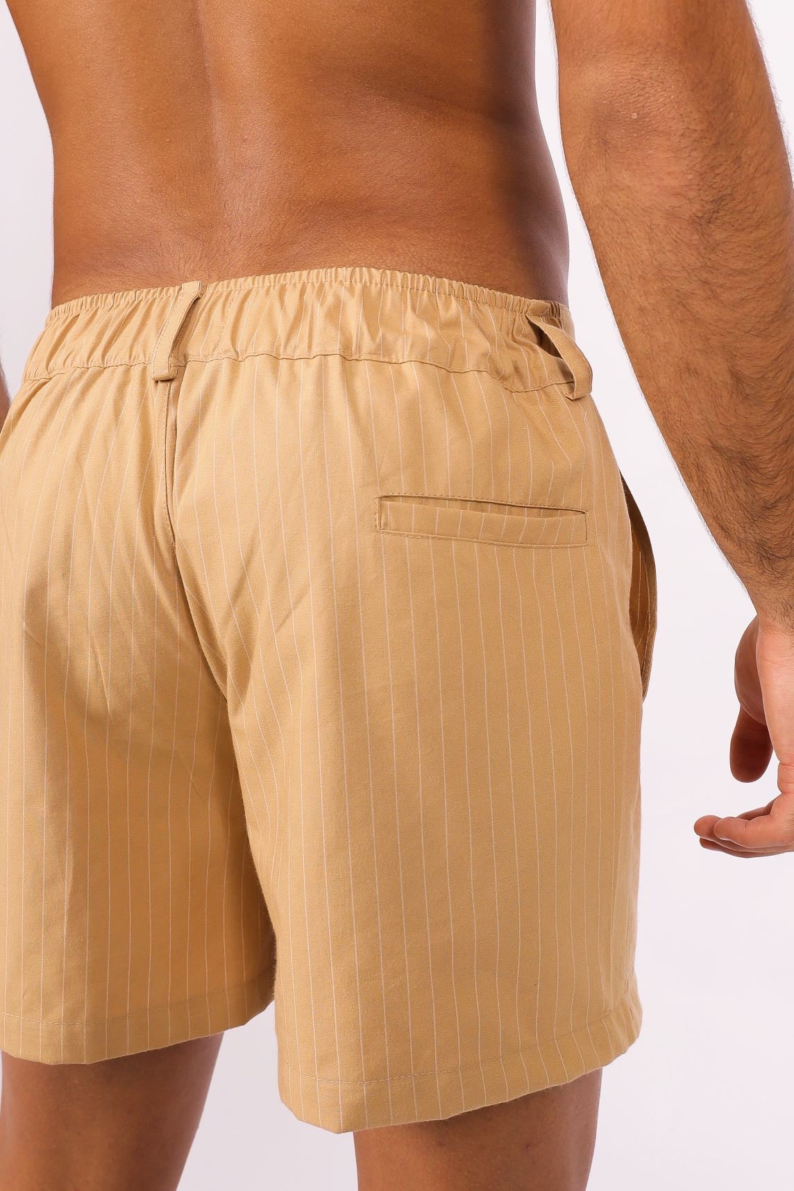 Short Alfaiataria Risca de Giz Bege