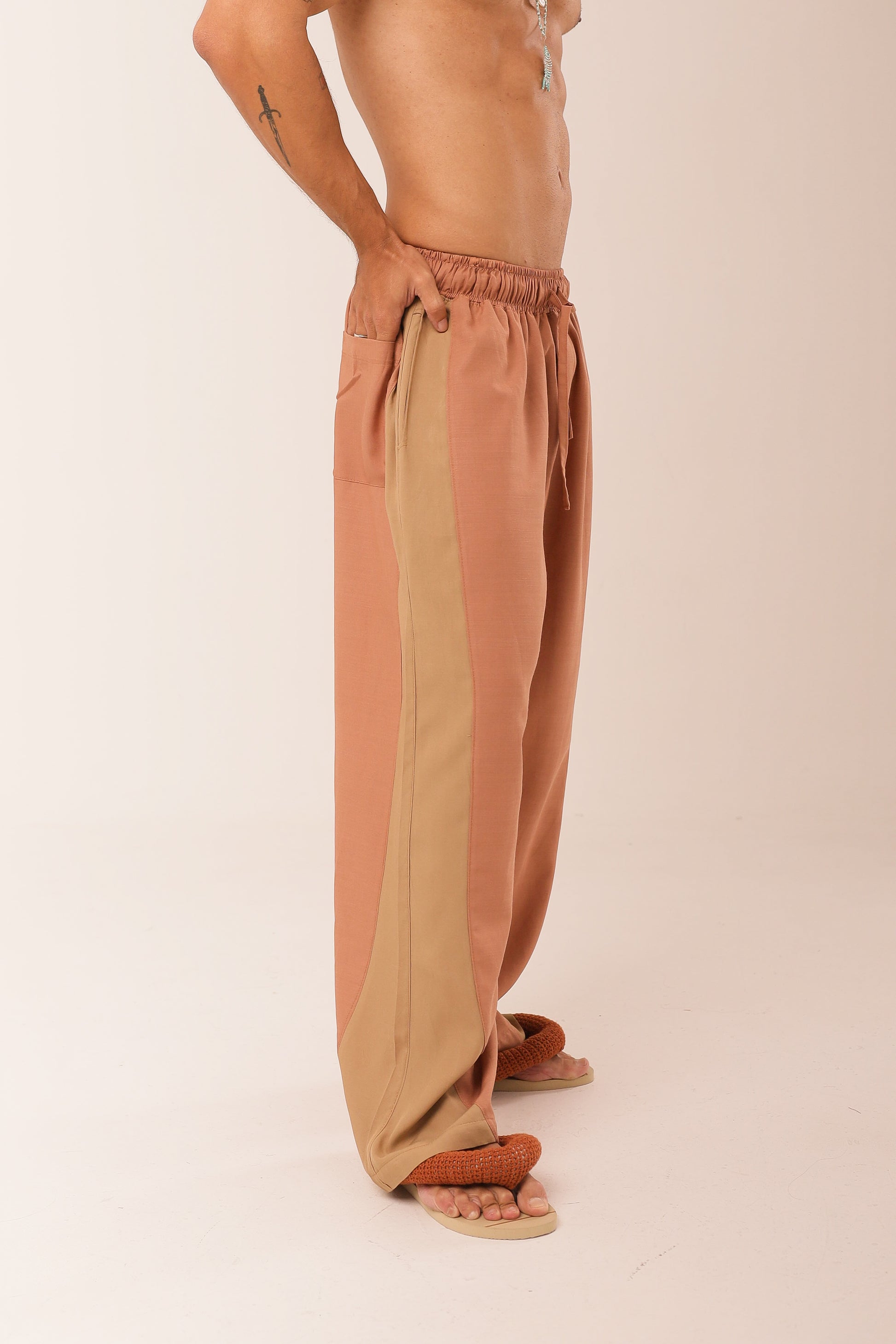 Calça Relax Recorte Telha