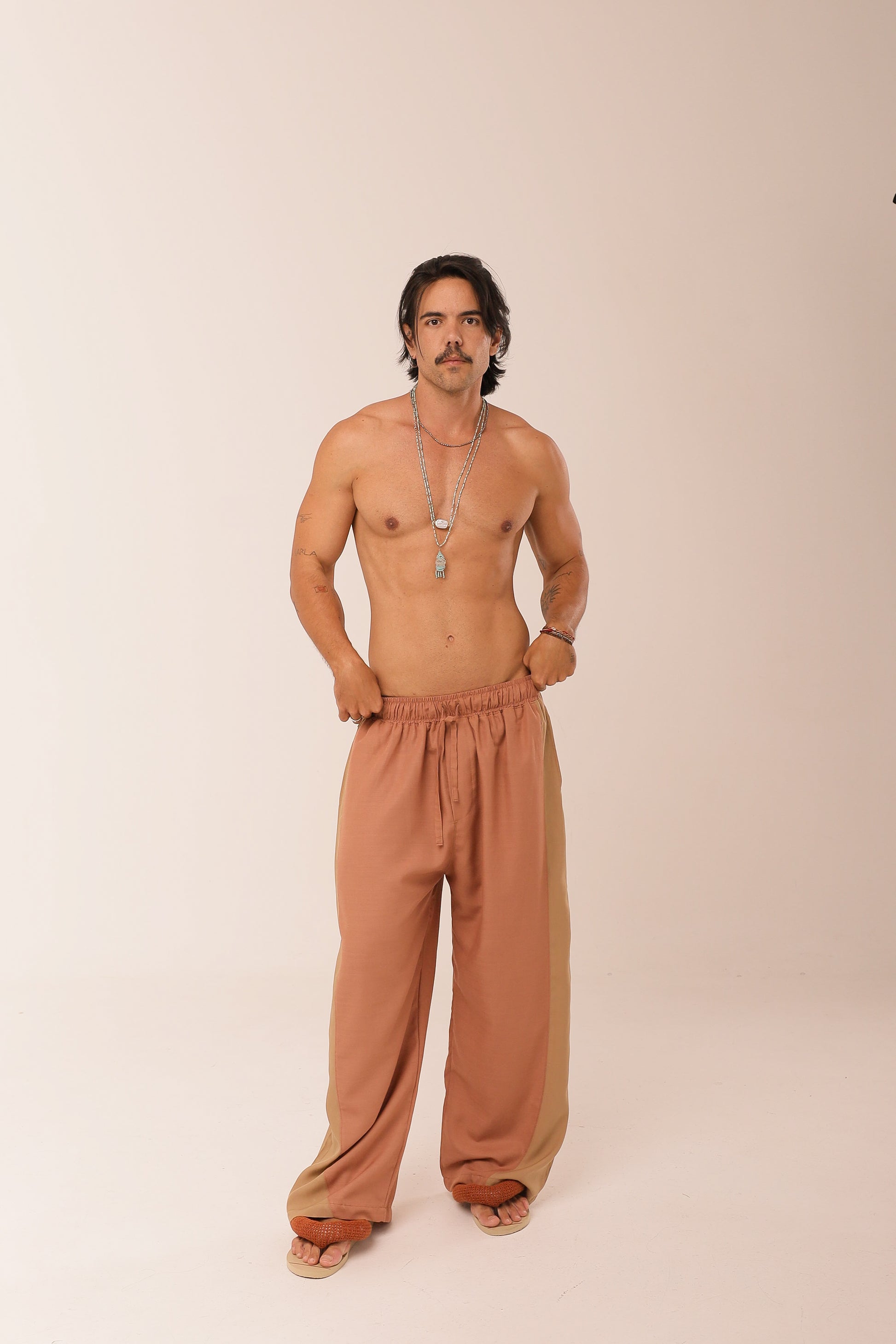 Calça Relax Recorte Telha