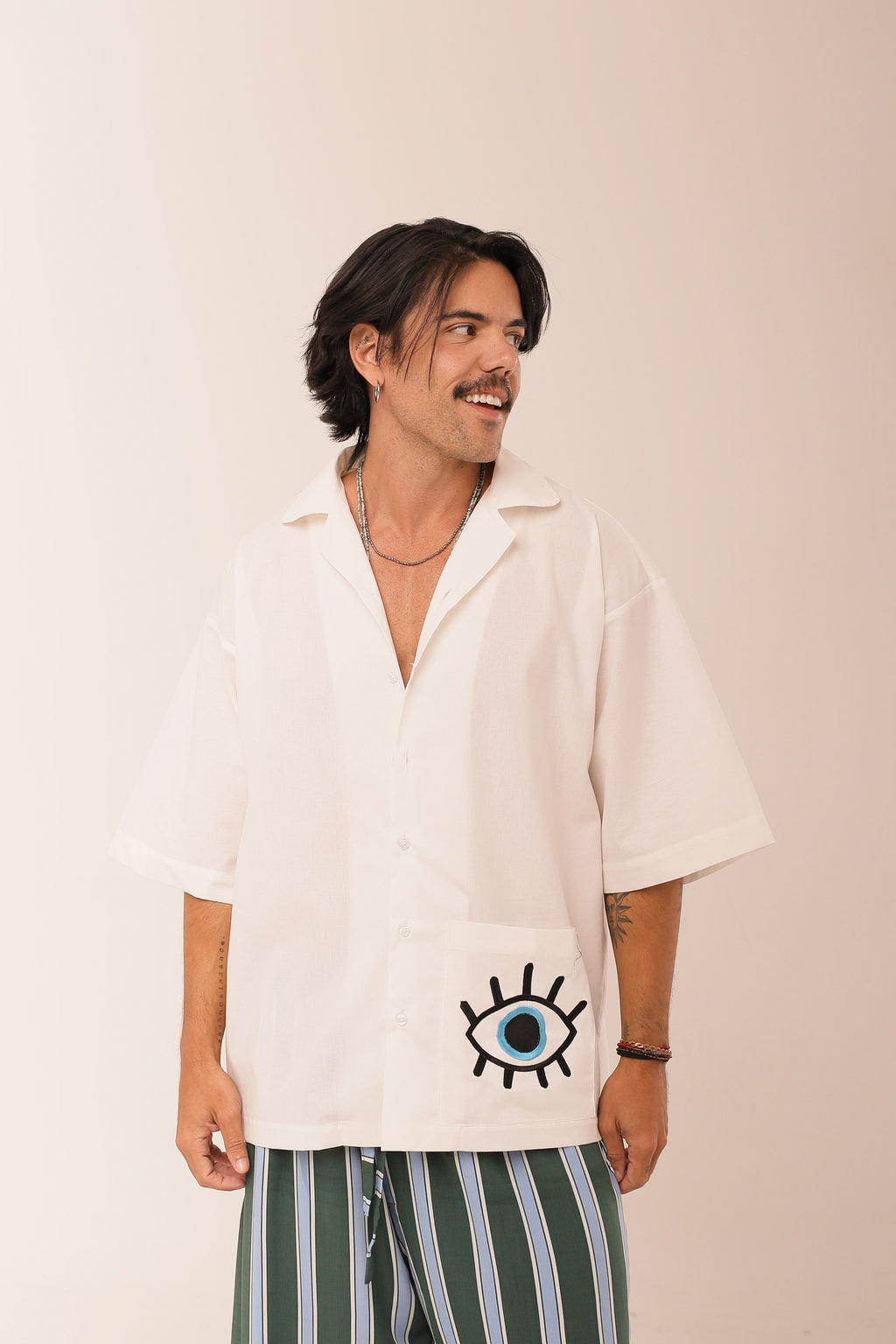 Camisa Ampla Olhar Sagrado Off White