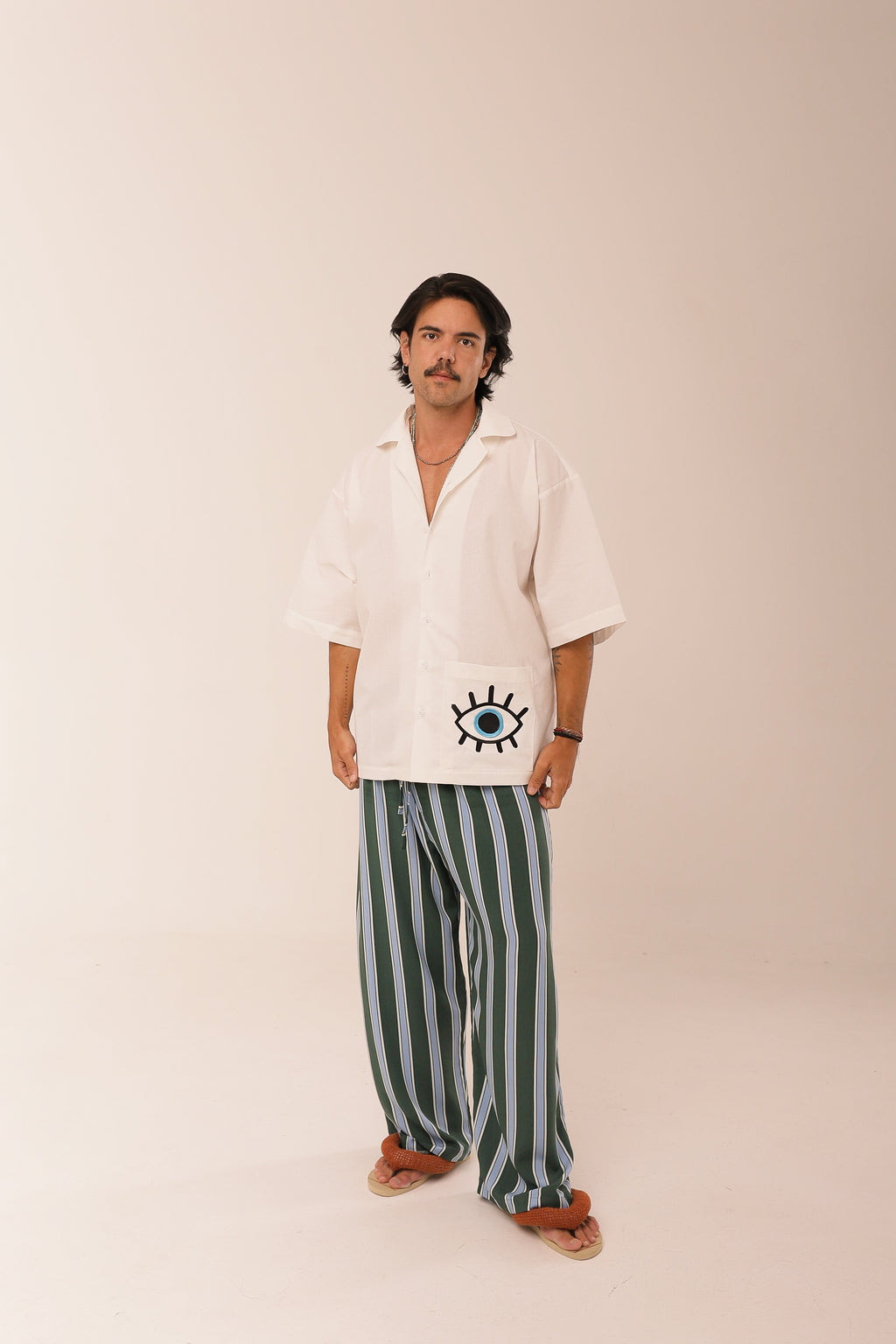 Camisa Ampla Olhar Sagrado Off White