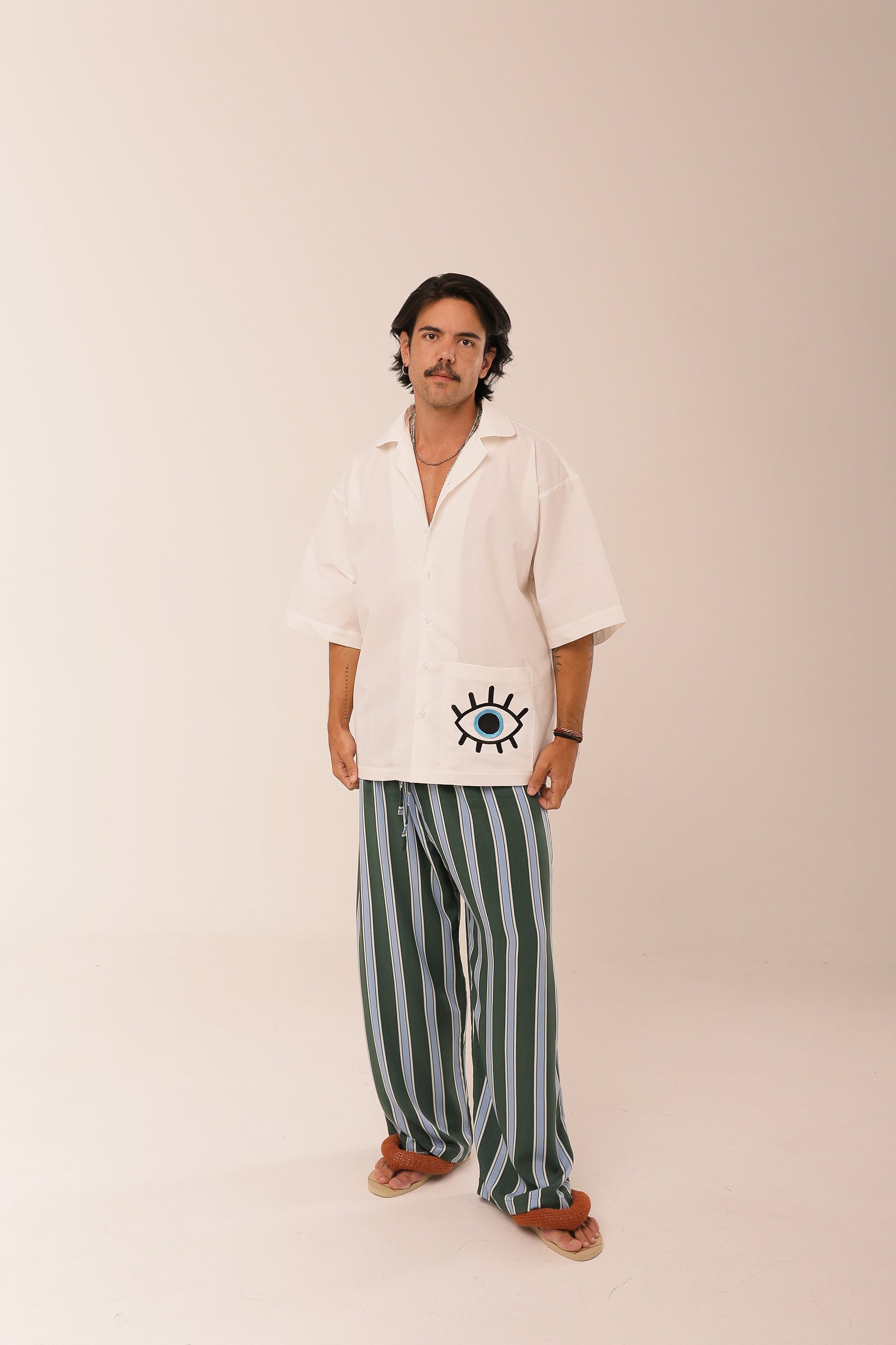 Camisa Ampla Olhar Sagrado Off White