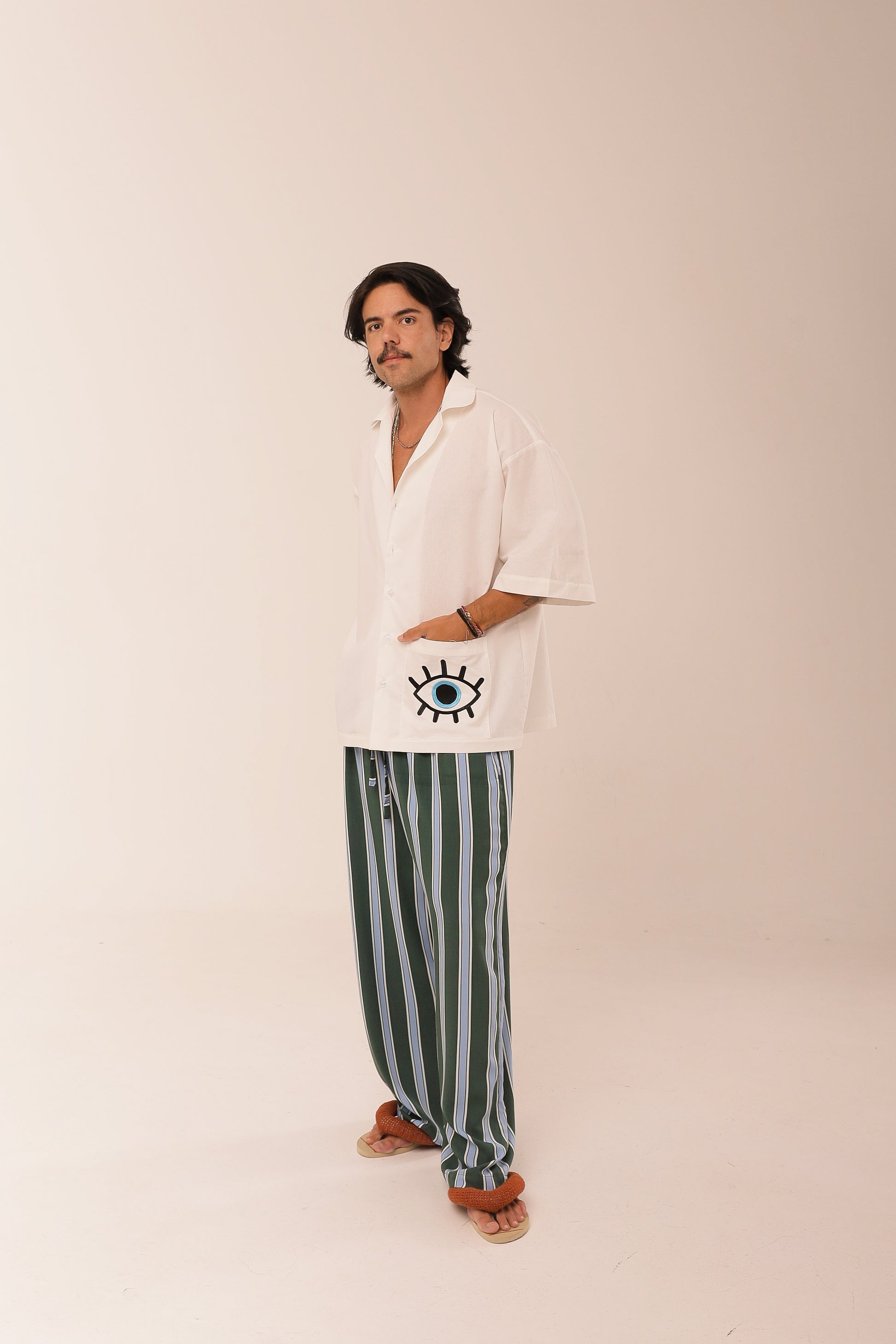 Camisa Ampla Olhar Sagrado Off White