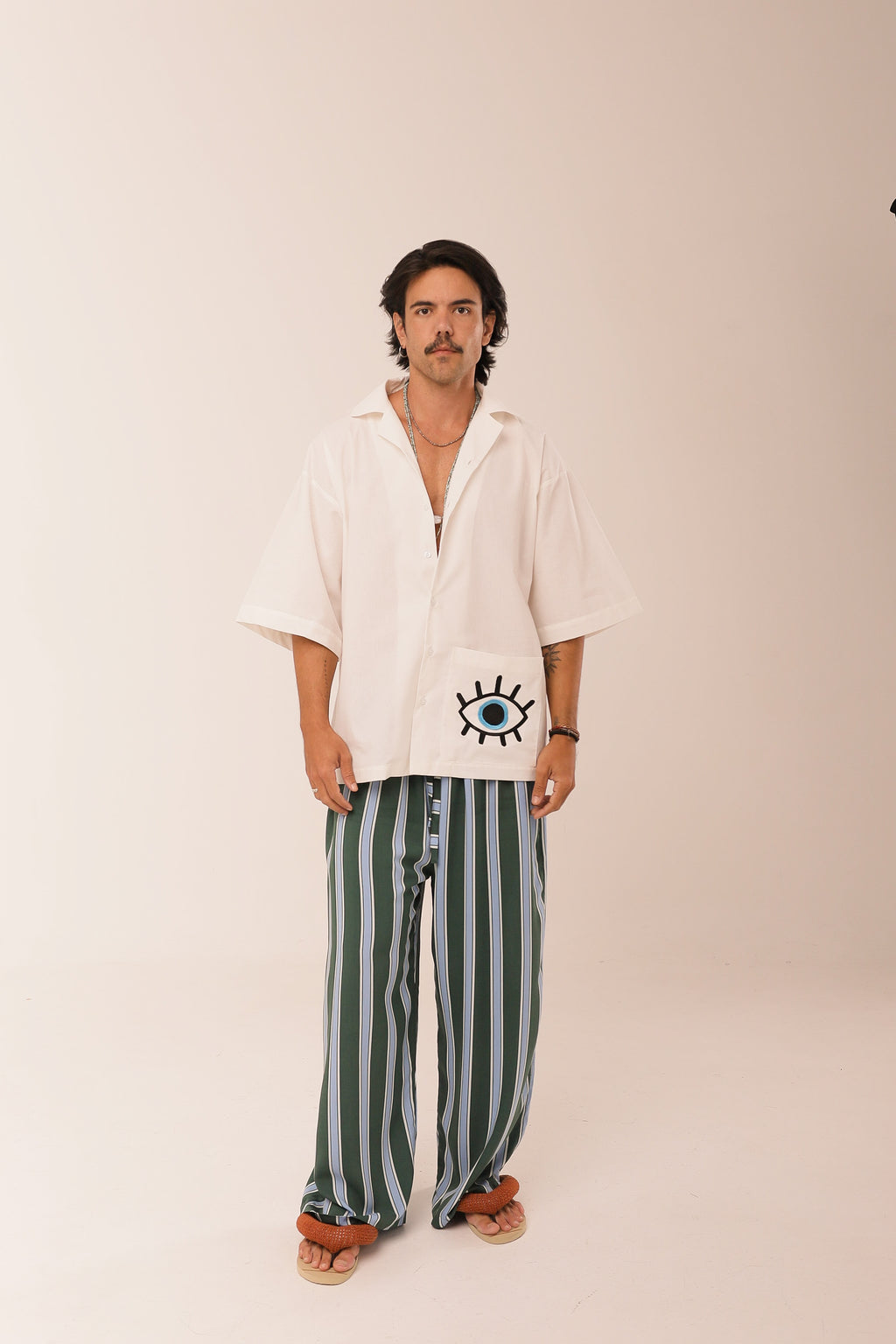 Camisa Ampla Olhar Sagrado Off White