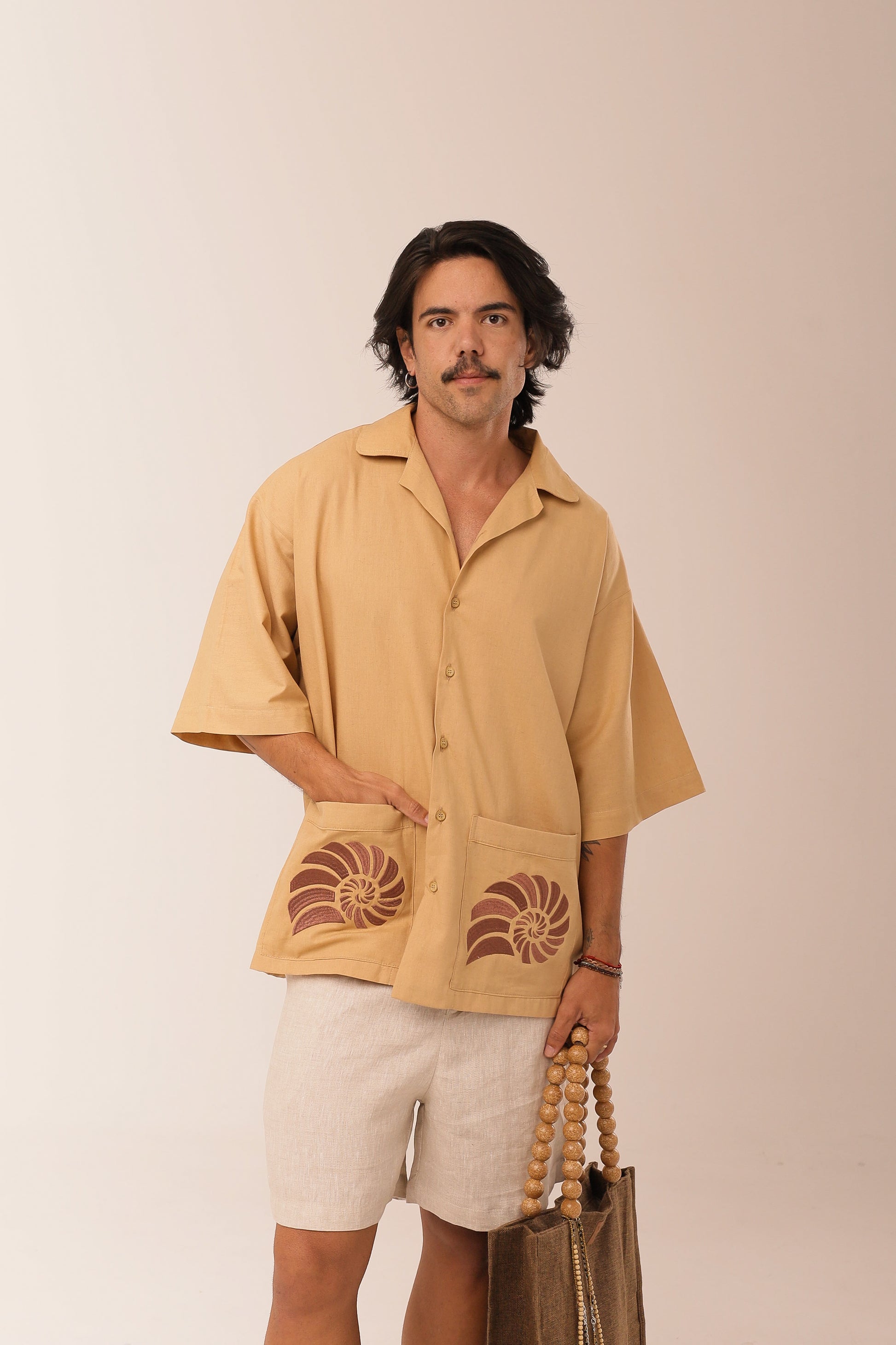 Camisa Ampla Linho Concha Sagrada Bege