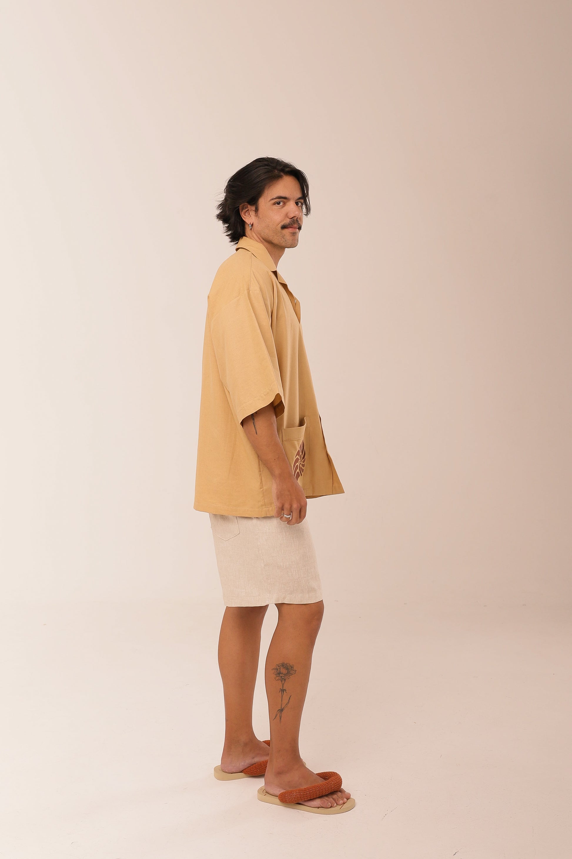 Camisa Ampla Linho Concha Sagrada Bege