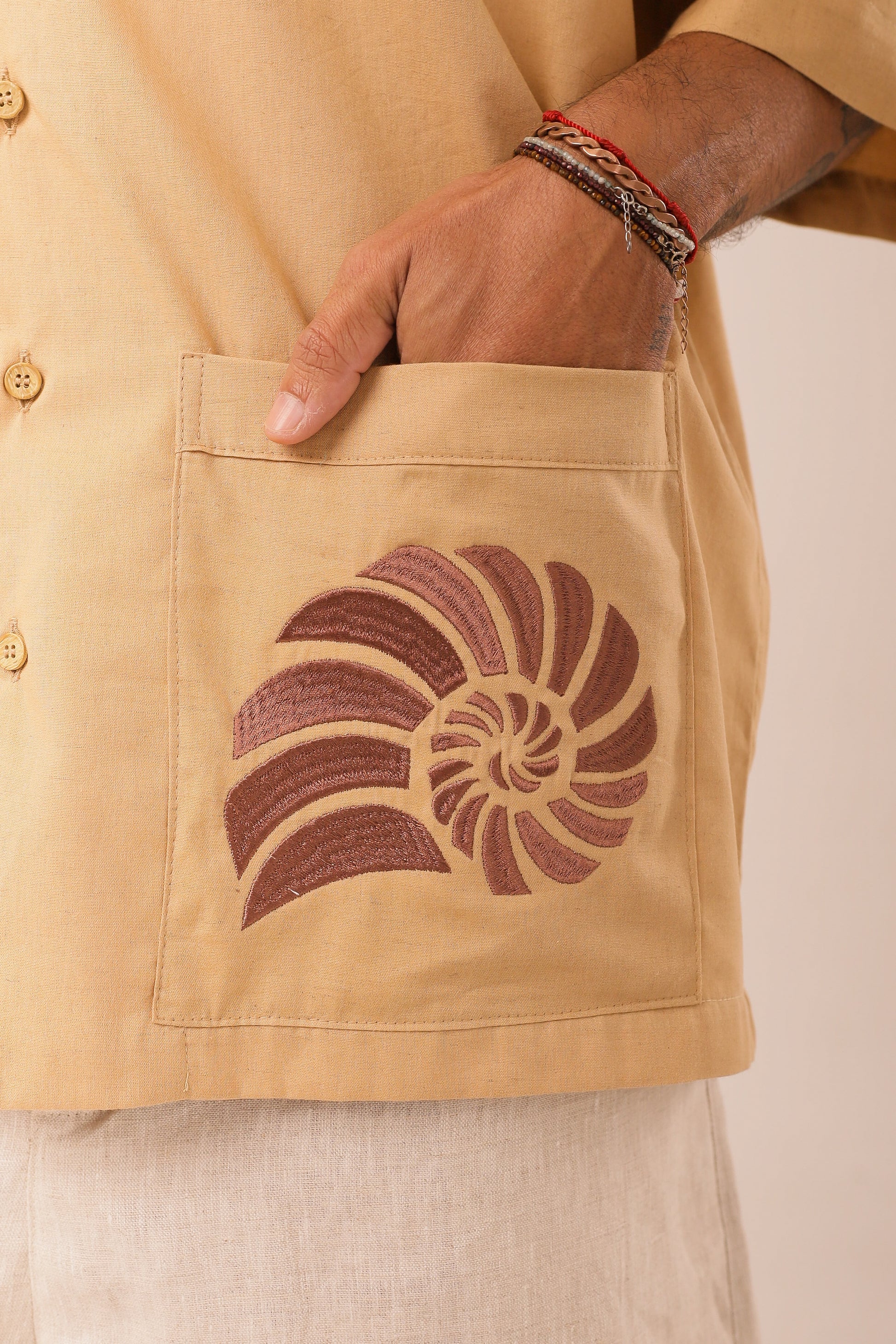 Camisa Ampla Linho Concha Sagrada Bege