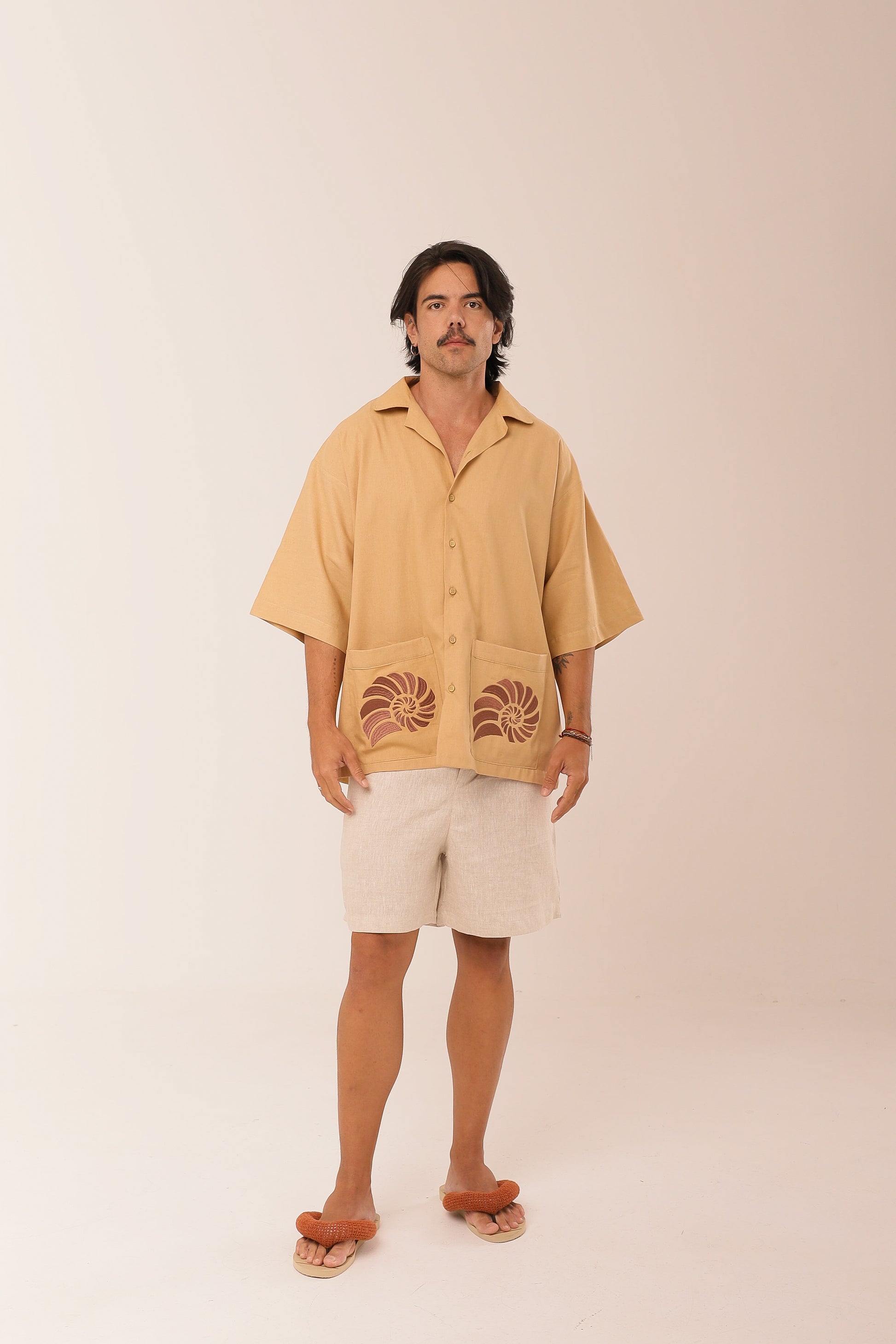 Camisa Ampla Linho Concha Sagrada Bege