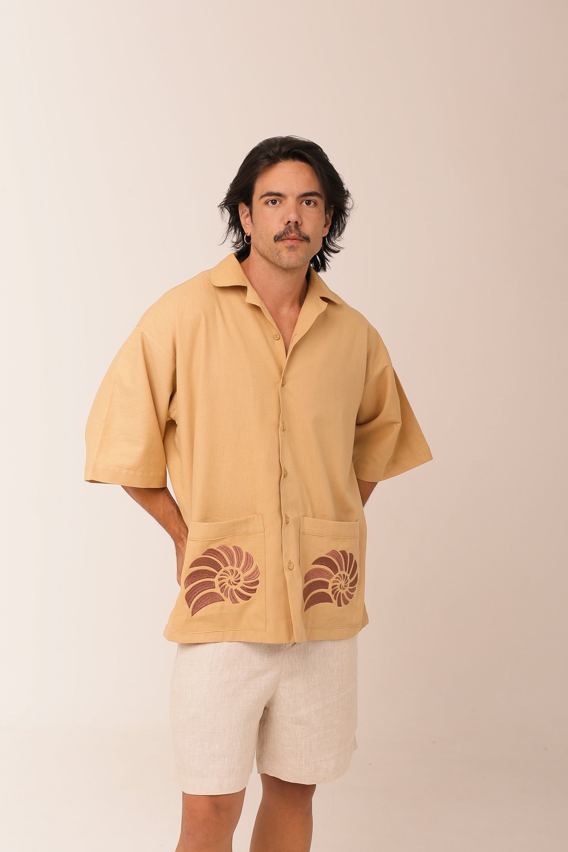 Camisa Ampla Linho Concha Sagrada Bege