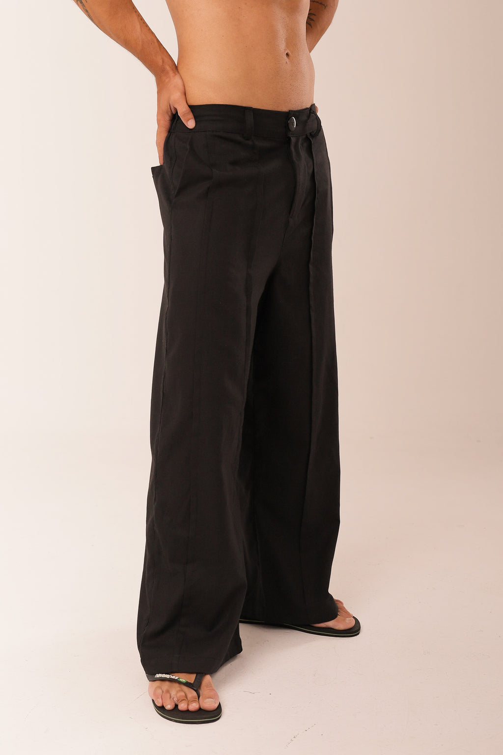 Calça Linho Reta Nervuras Preta