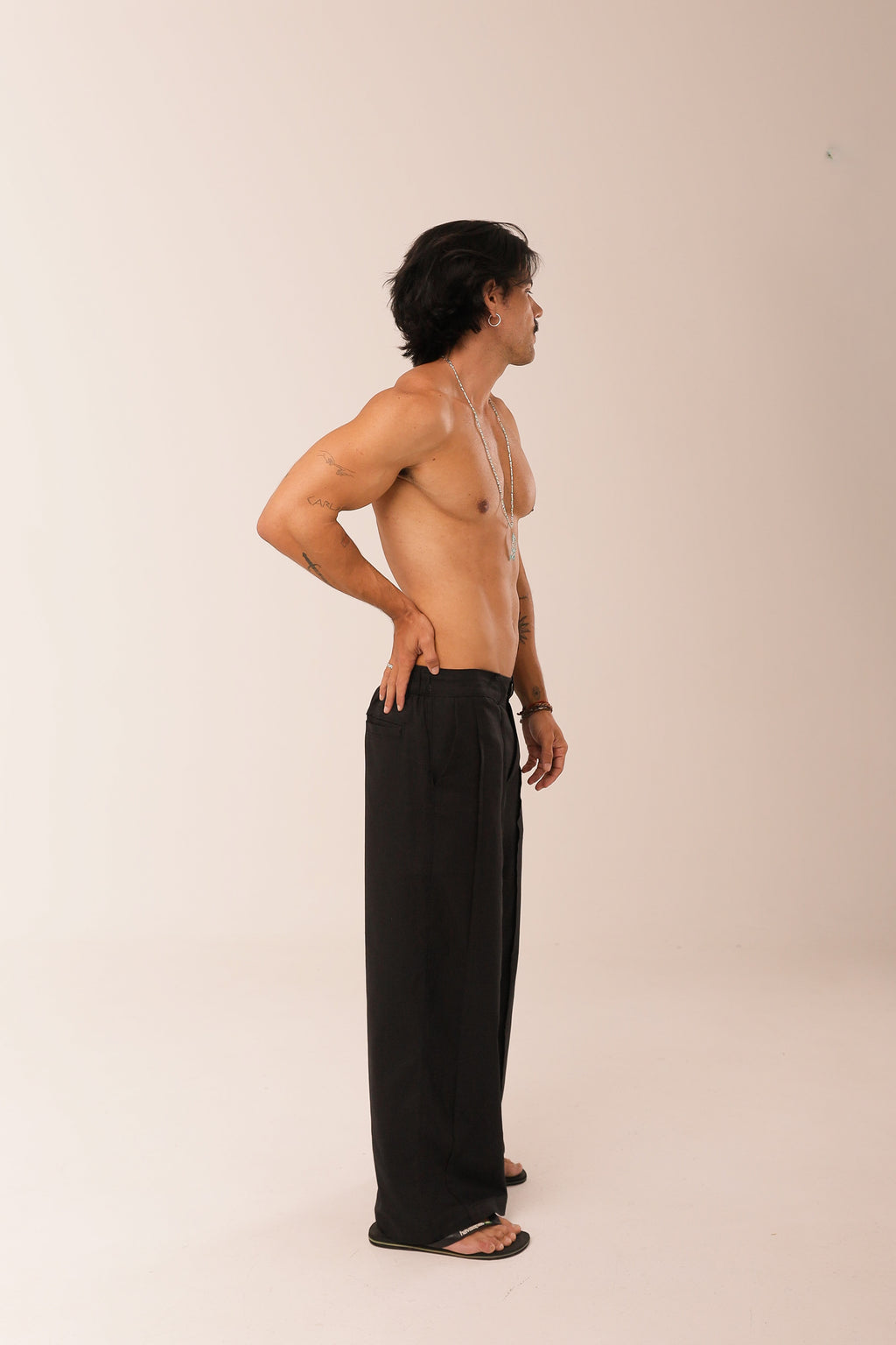 Calça Linho Reta Nervuras Preta