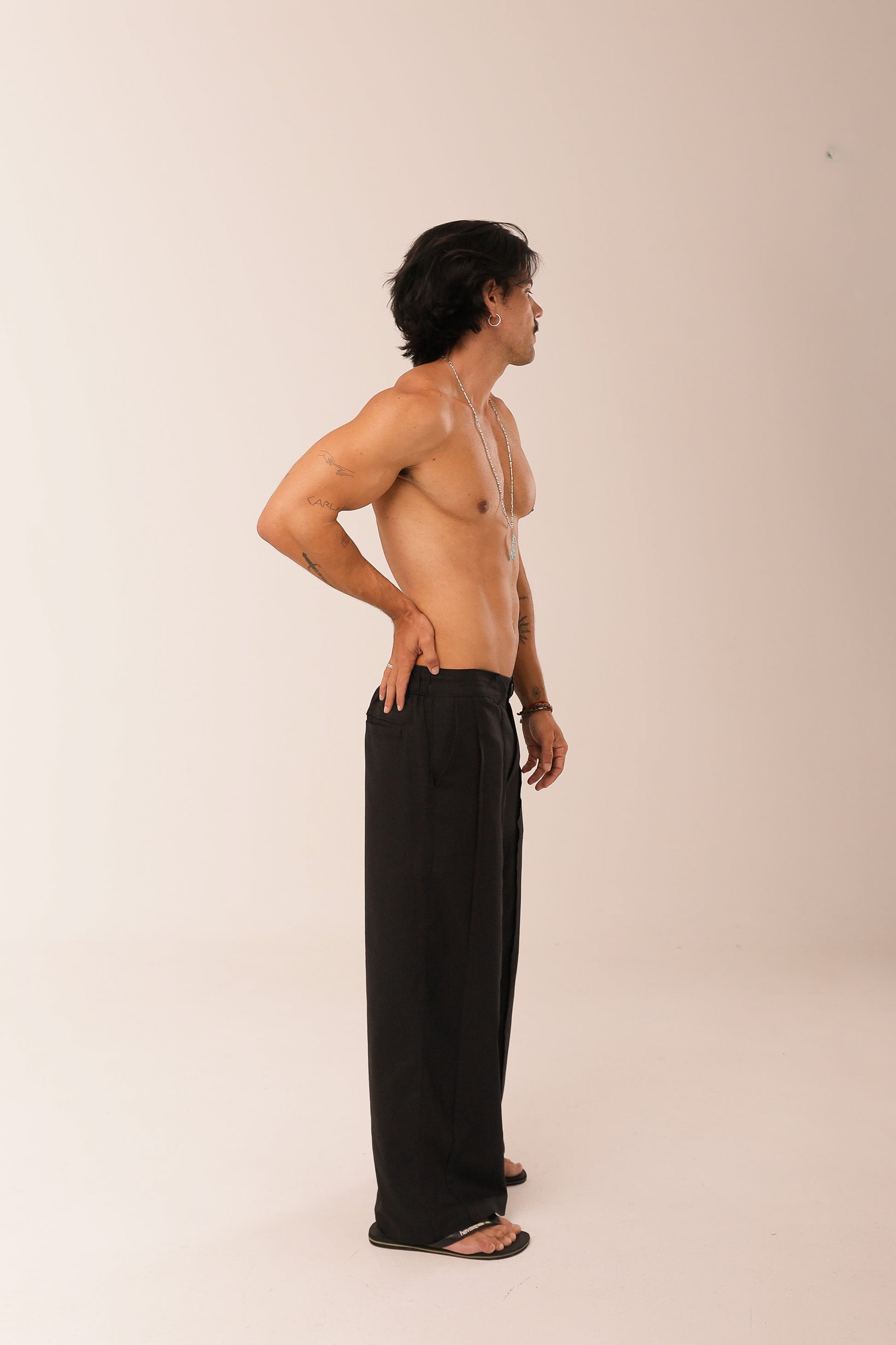 Calça Linho Reta Nervuras Preta