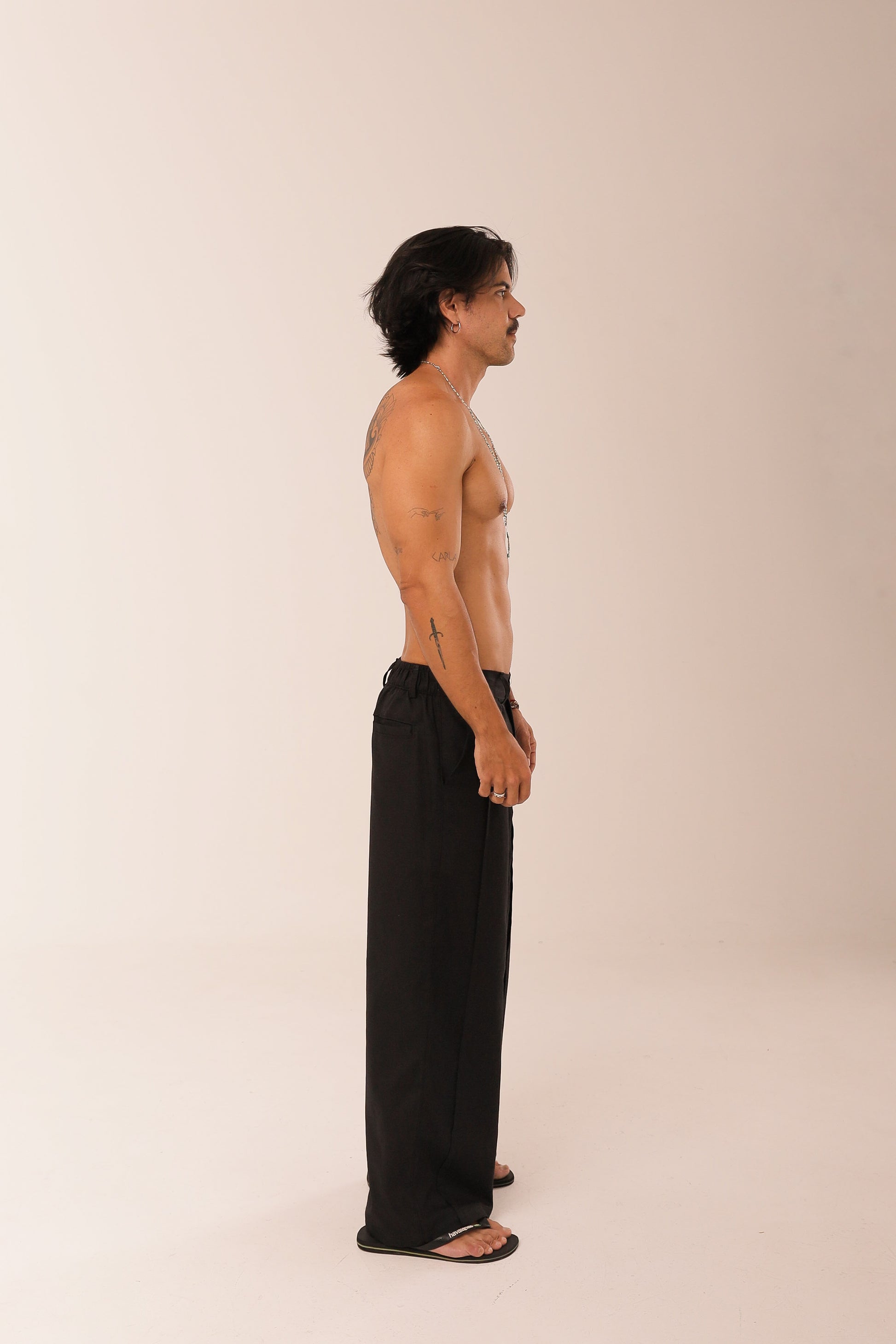 Calça Linho Reta Nervuras Preta