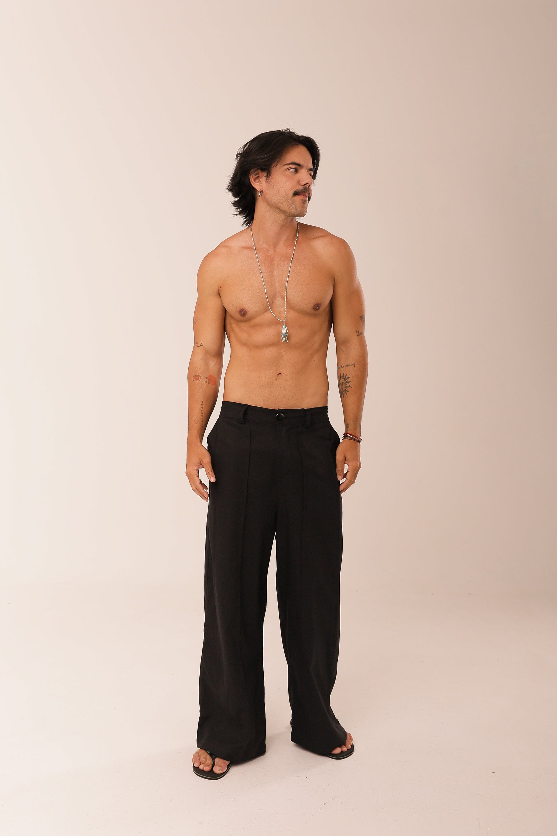 Calça Linho Reta Nervuras Preta