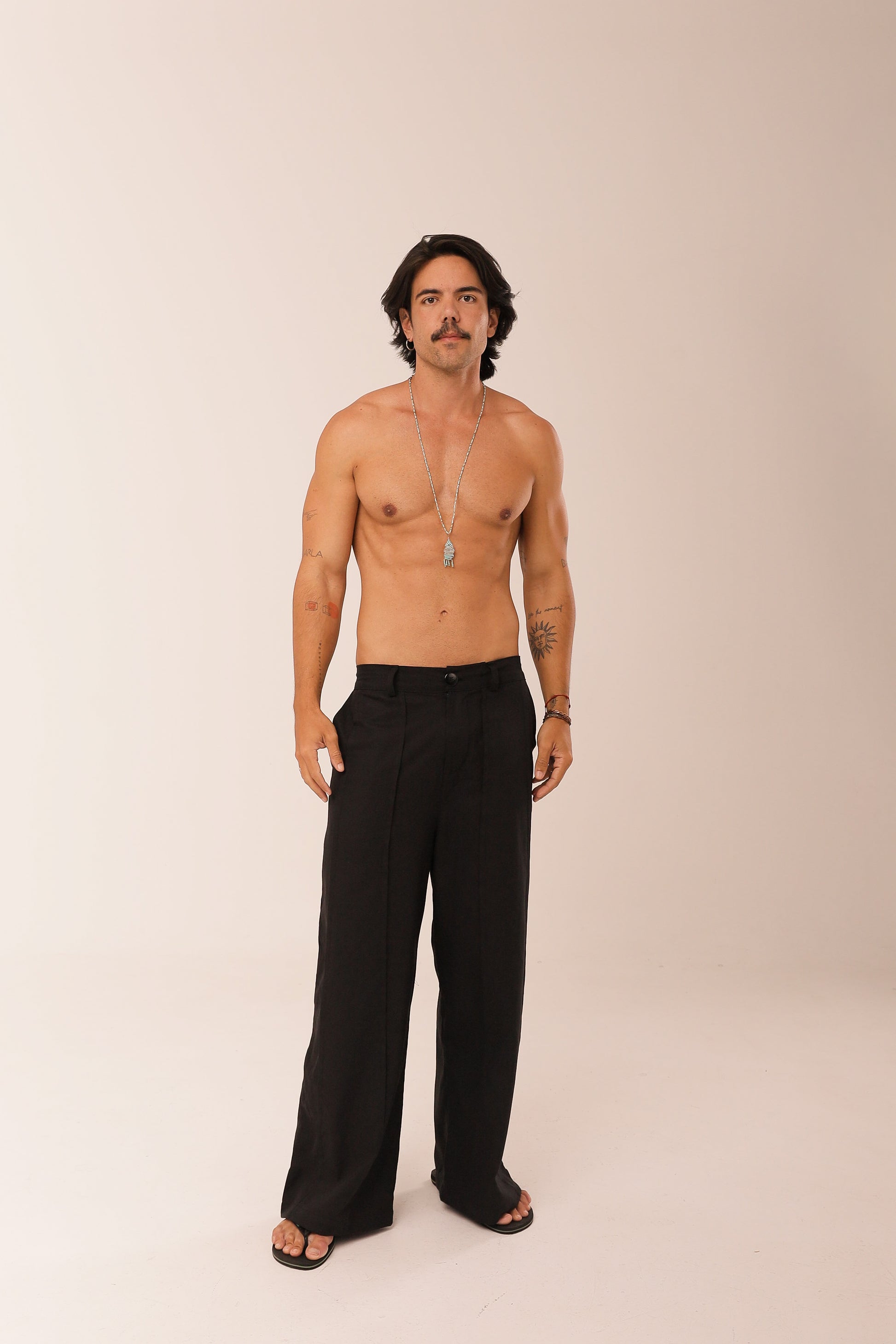 Calça Linho Reta Nervuras Preta